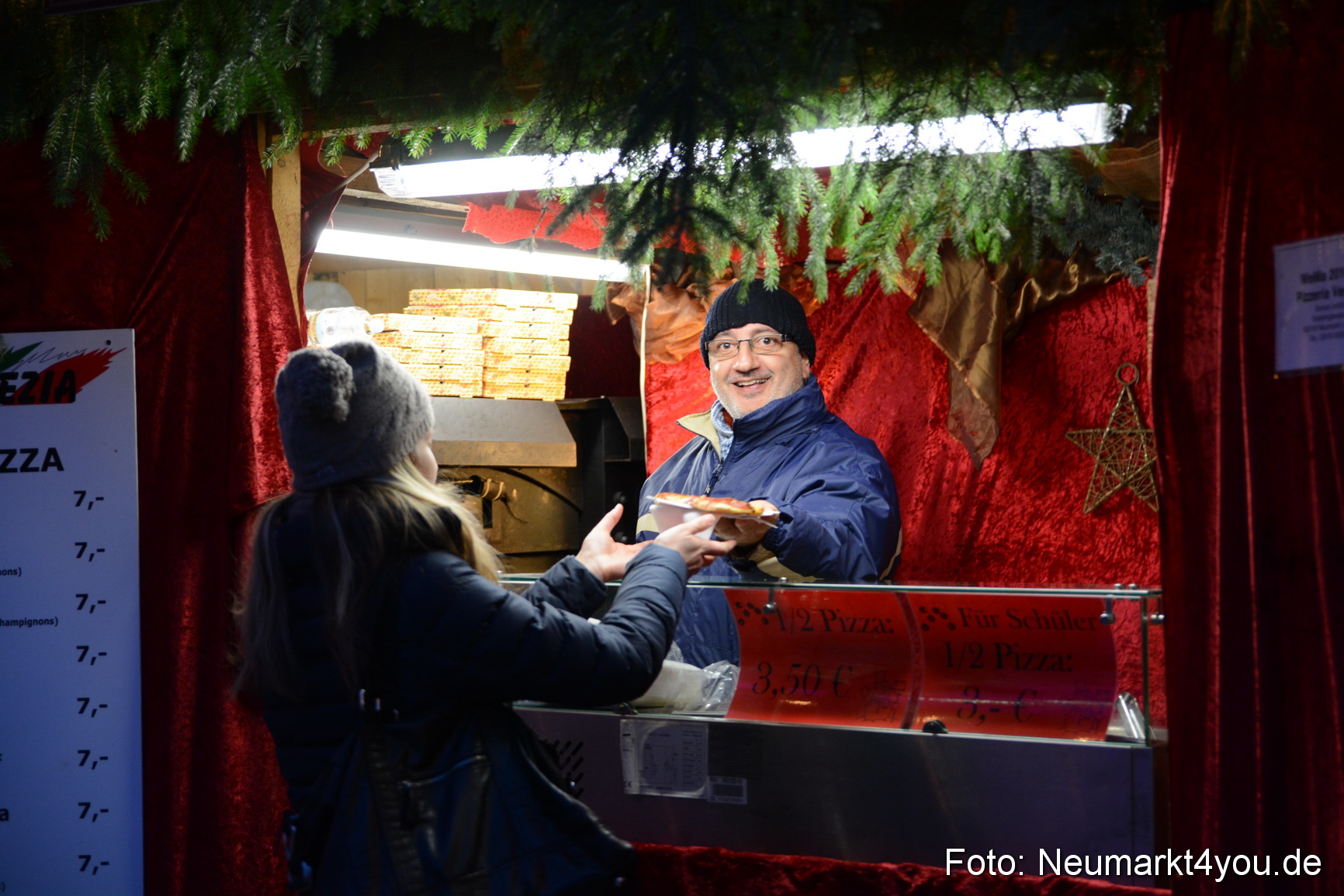 Weihnachtsmarkt Neumarkt Eroeffnung 241116 0013