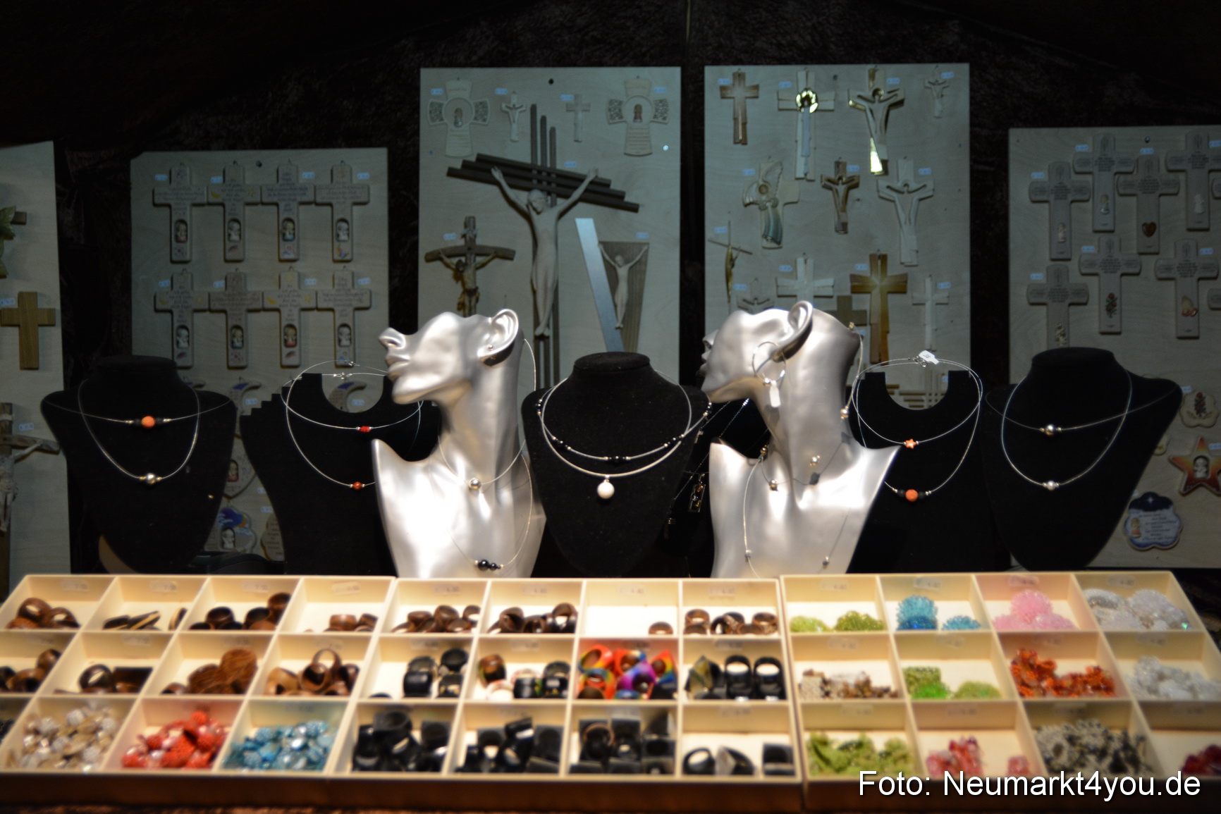 Weihnachtsmarkt Neumarkt Eroeffnung 241116 0026