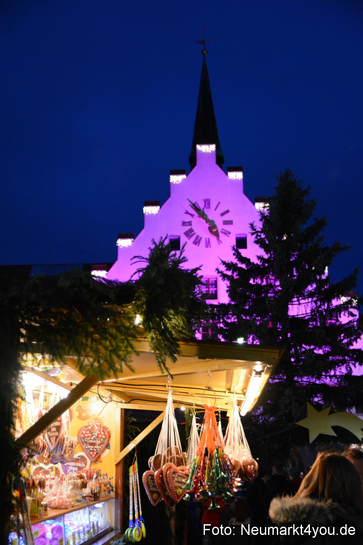 Weihnachtsmarkt Neumarkt Eroeffnung 241116 0032