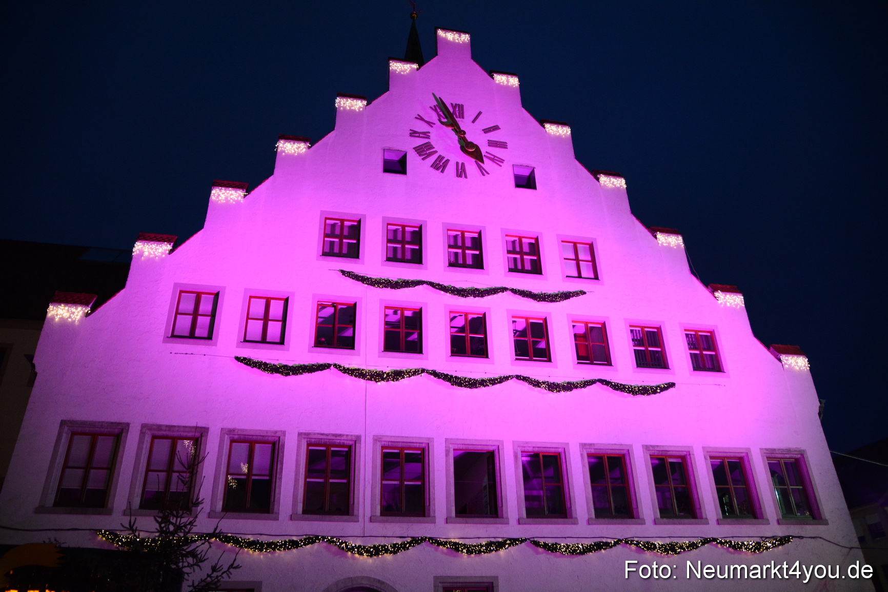 Weihnachtsmarkt Neumarkt Eroeffnung 241116 0034