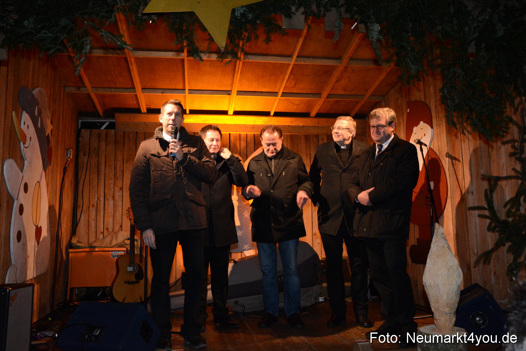 Weihnachtsmarkt Neumarkt Eroeffnung 241116 0035