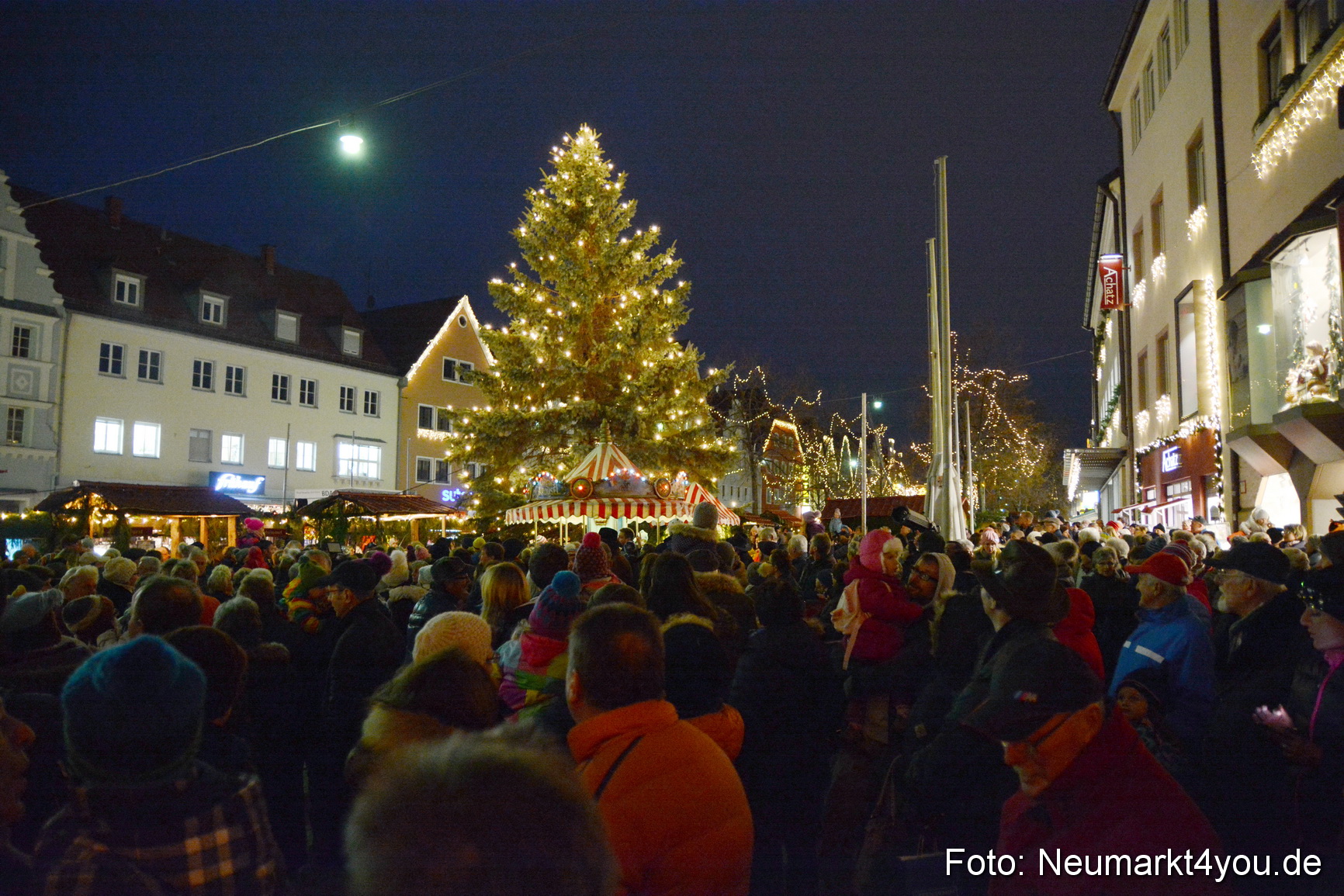 Weihnachtsmarkt Neumarkt Eroeffnung 241116 0036