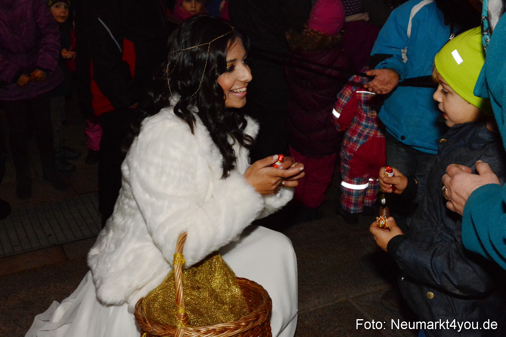 Weihnachtsmarkt Neumarkt Eroeffnung 241116 0057