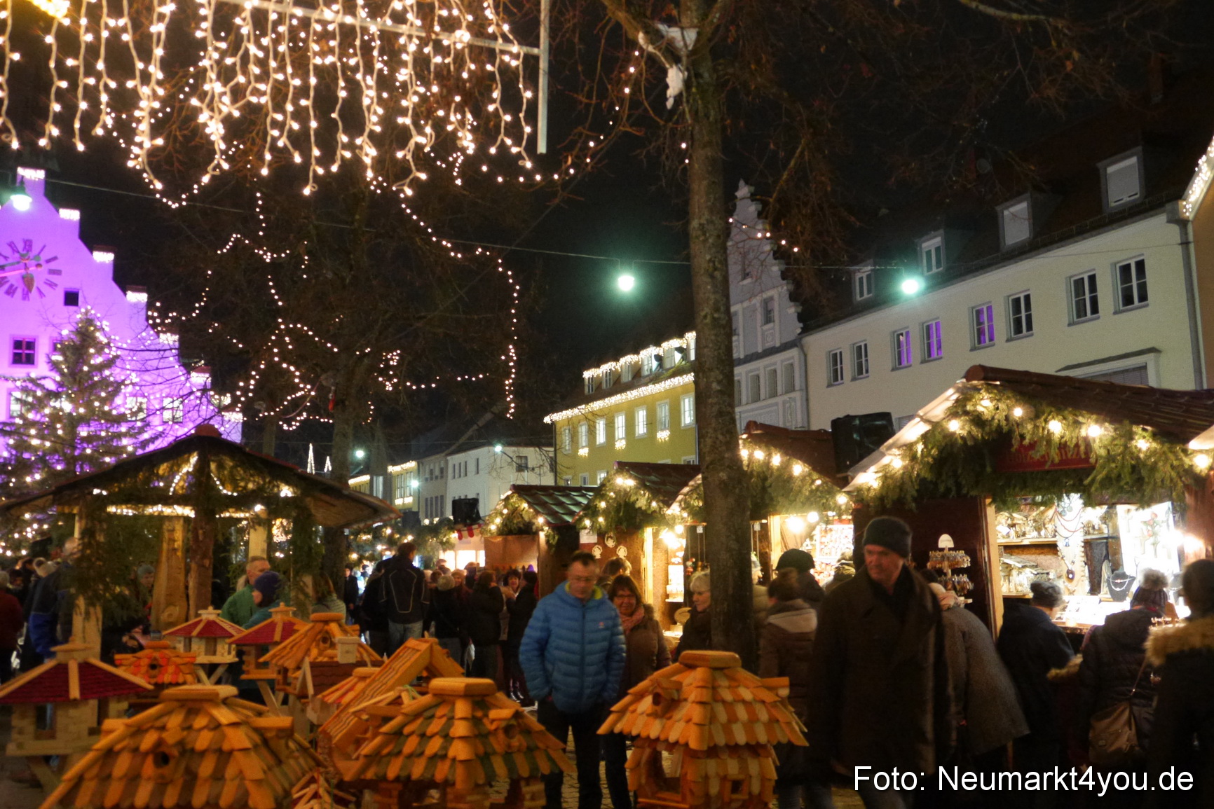 Weihnachtsmarkt Neumarkt Eroeffnung 241116 0072
