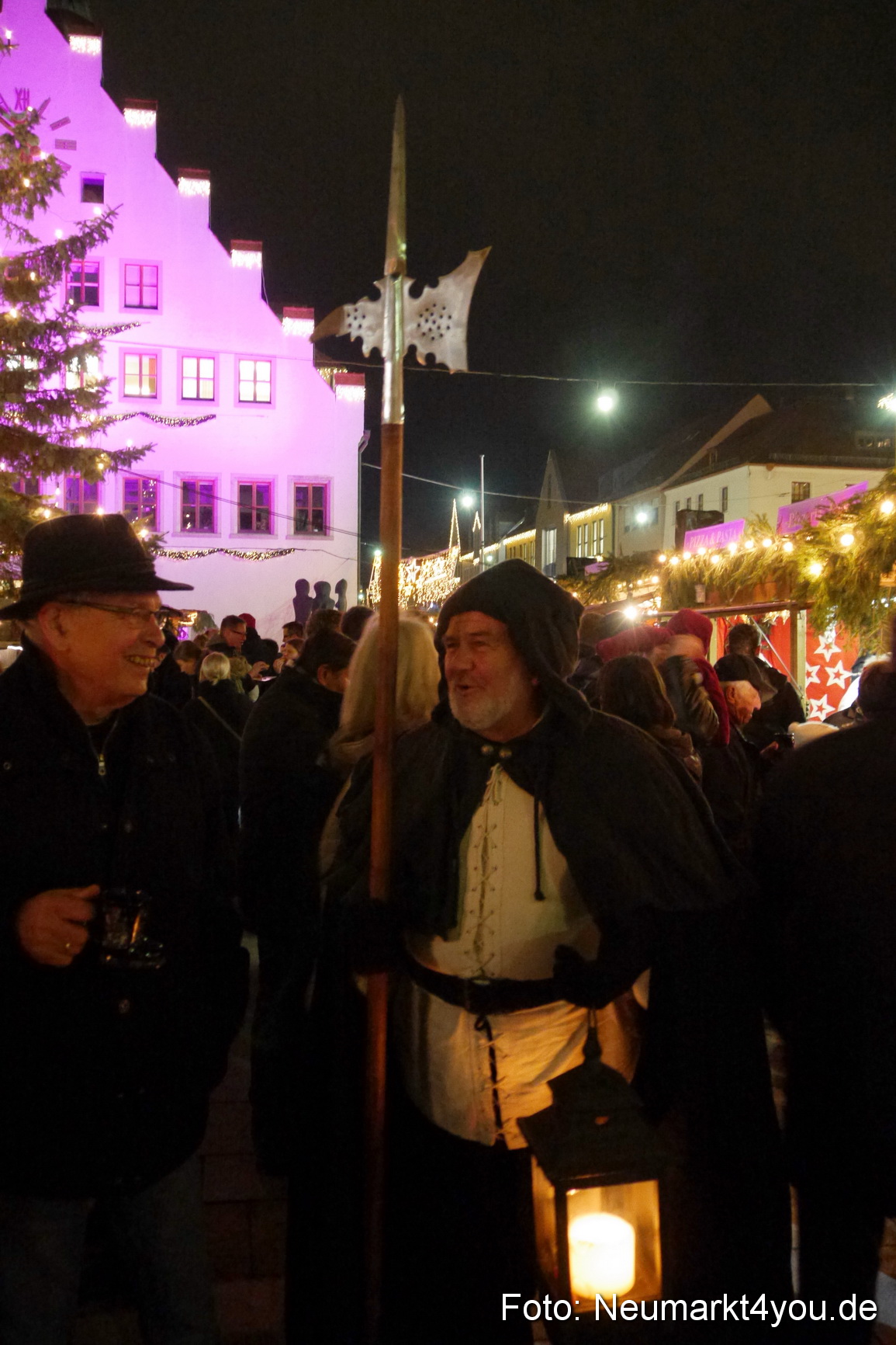 Weihnachtsmarkt Neumarkt Eroeffnung 241116 0078