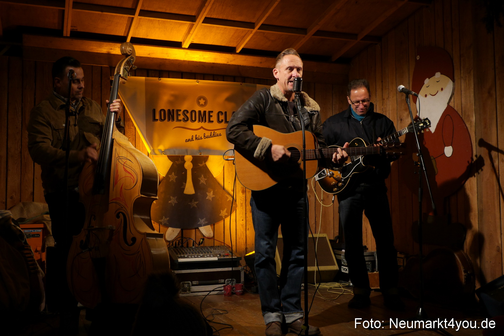 Weihnachtsmarkt Neumarkt Eroeffnung 241116 0079