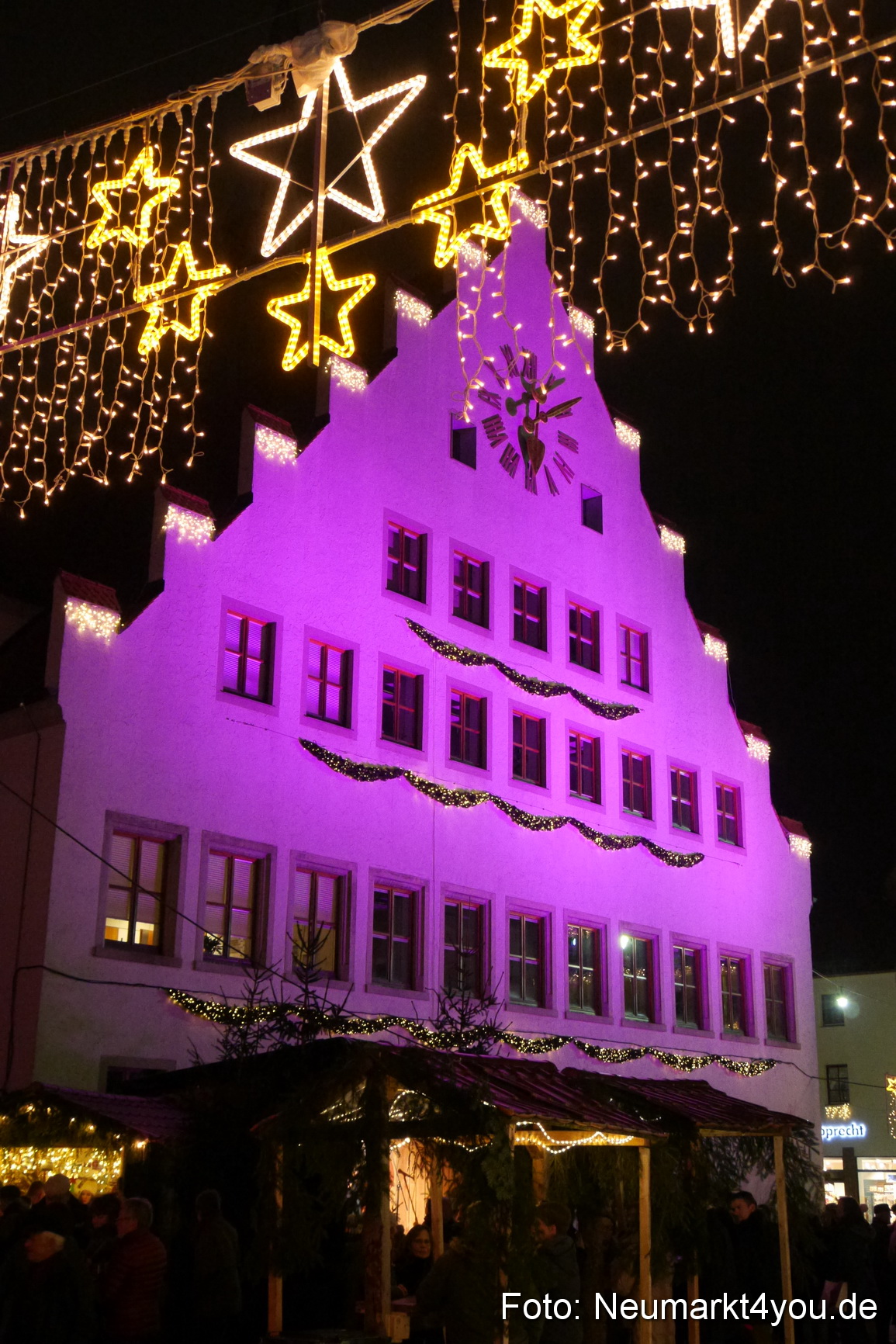 Weihnachtsmarkt Neumarkt Eroeffnung 241116 0083