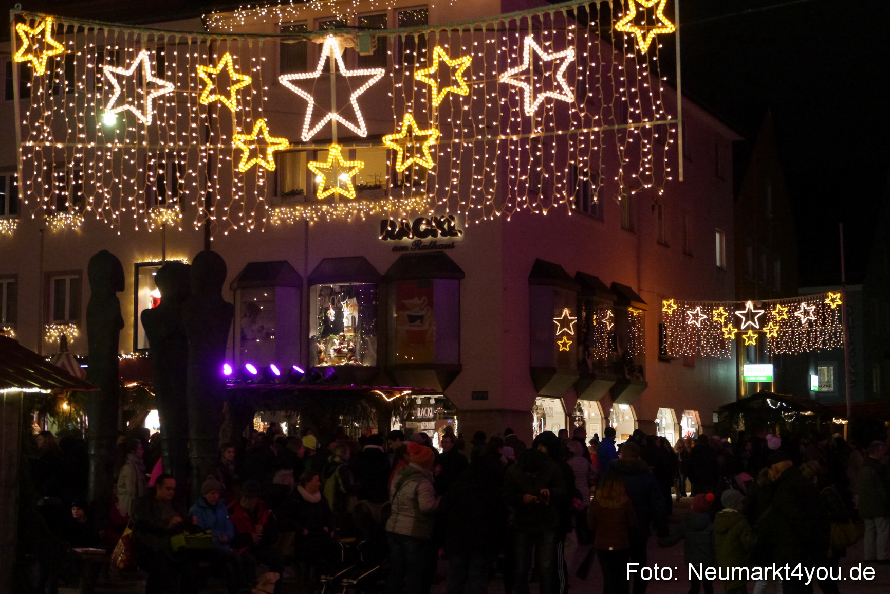 Weihnachtsmarkt Neumarkt Eroeffnung 241116 0086
