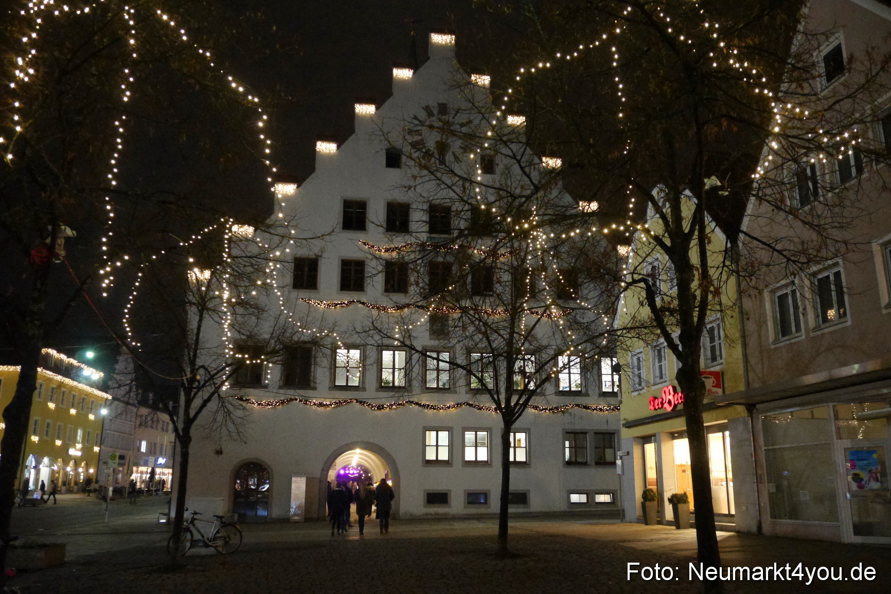 Weihnachtsmarkt Neumarkt Eroeffnung 241116 0087