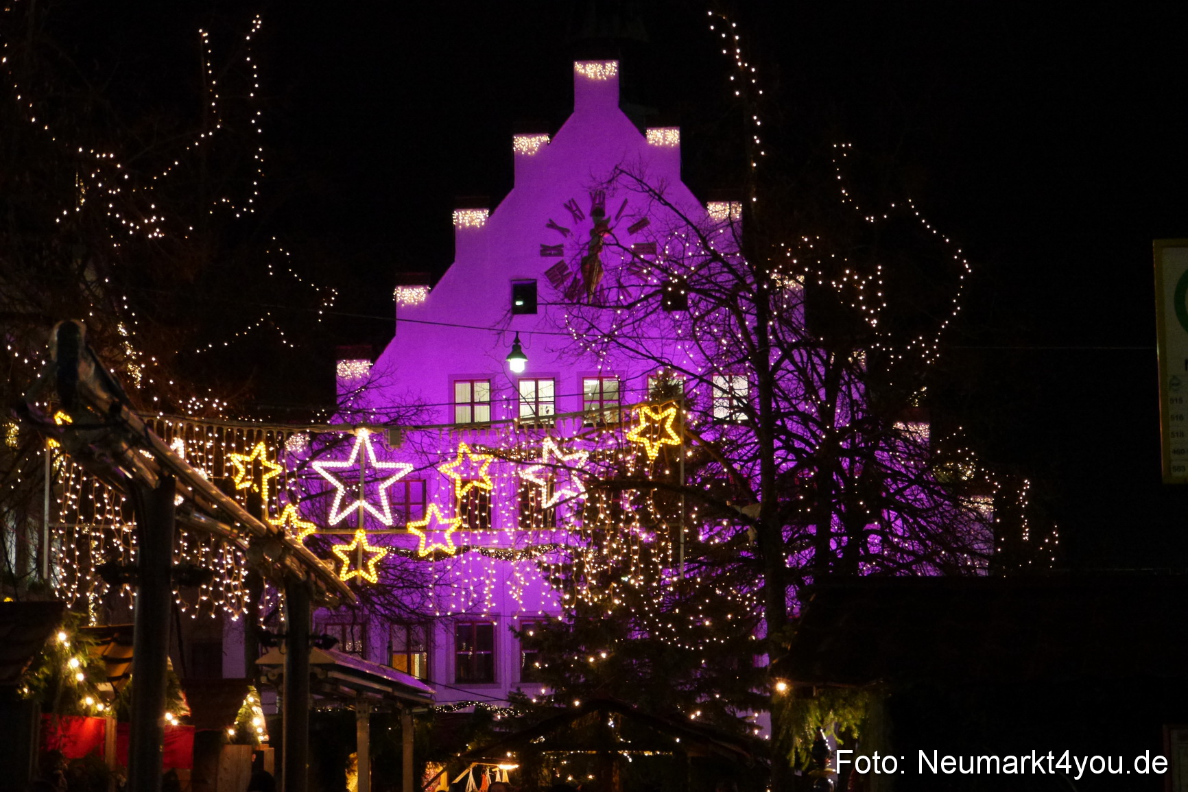 Weihnachtsmarkt Neumarkt Eroeffnung 241116 0094