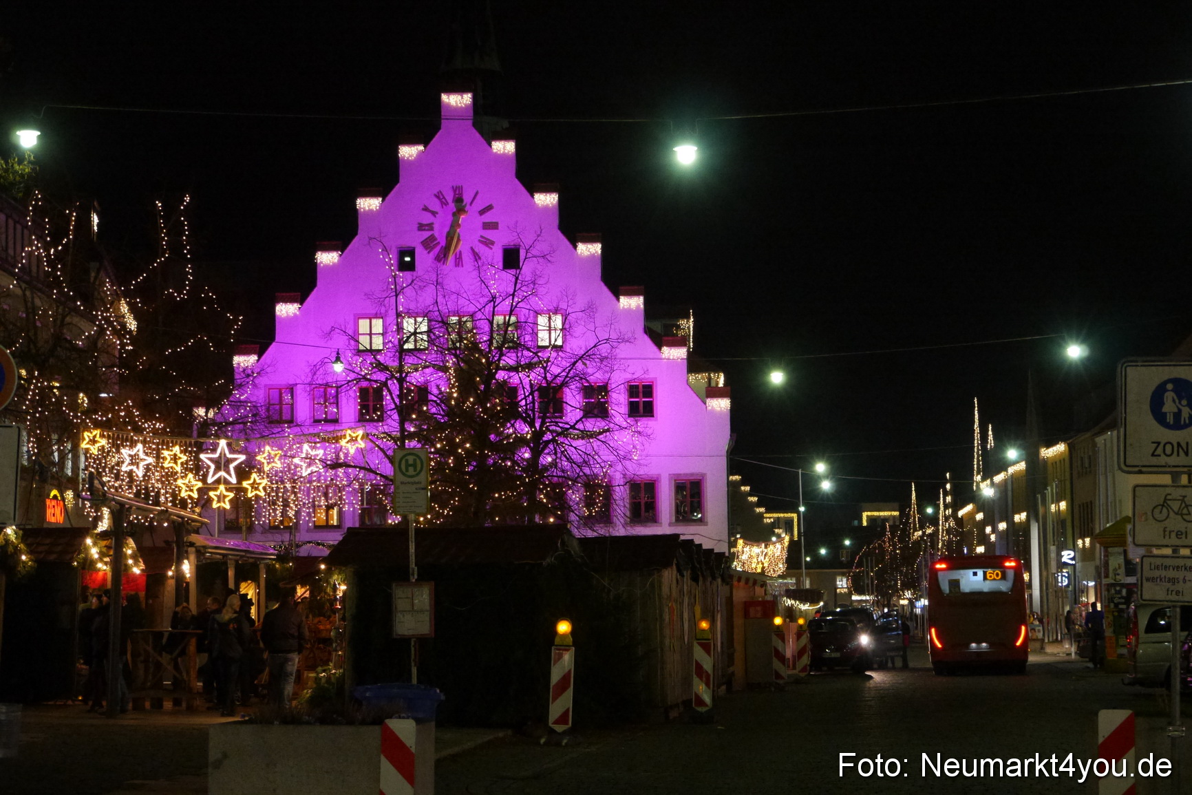 Weihnachtsmarkt Neumarkt Eroeffnung 241116 0095