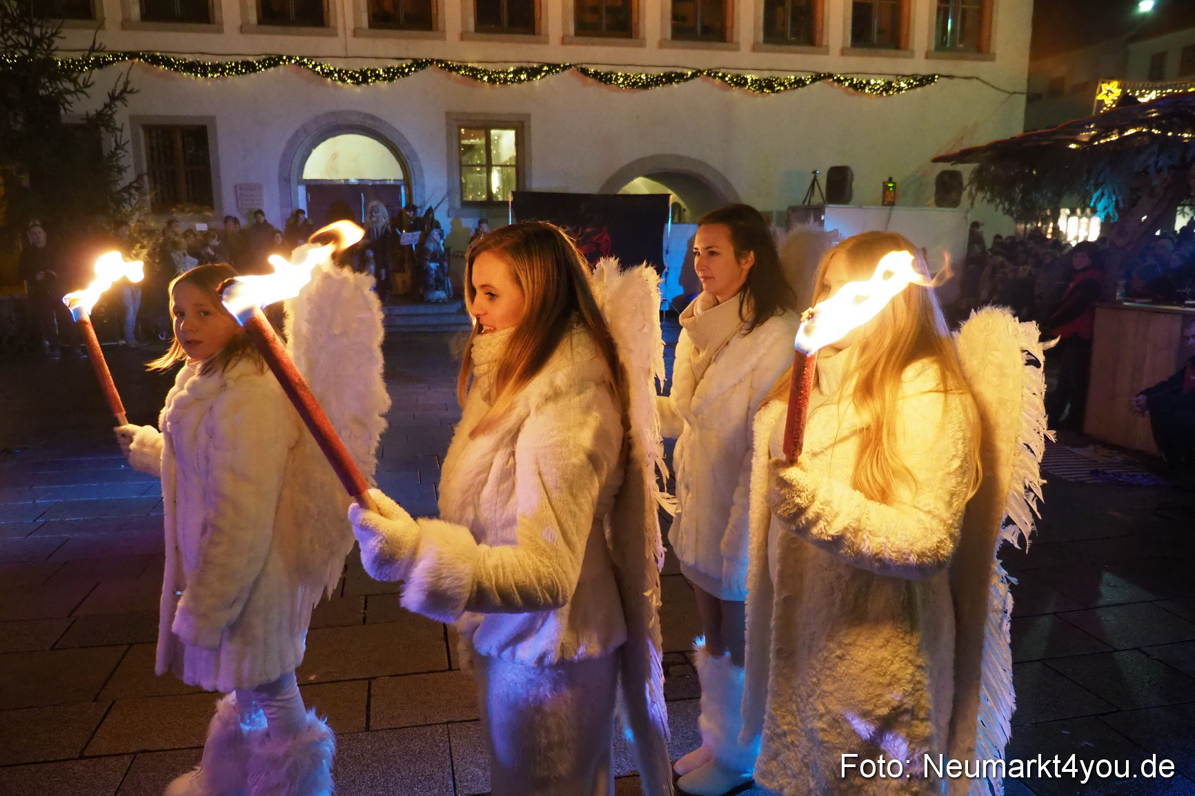 Oberpfaelzer Schlossteufeln Weihnachtsmarkt 181216 0010