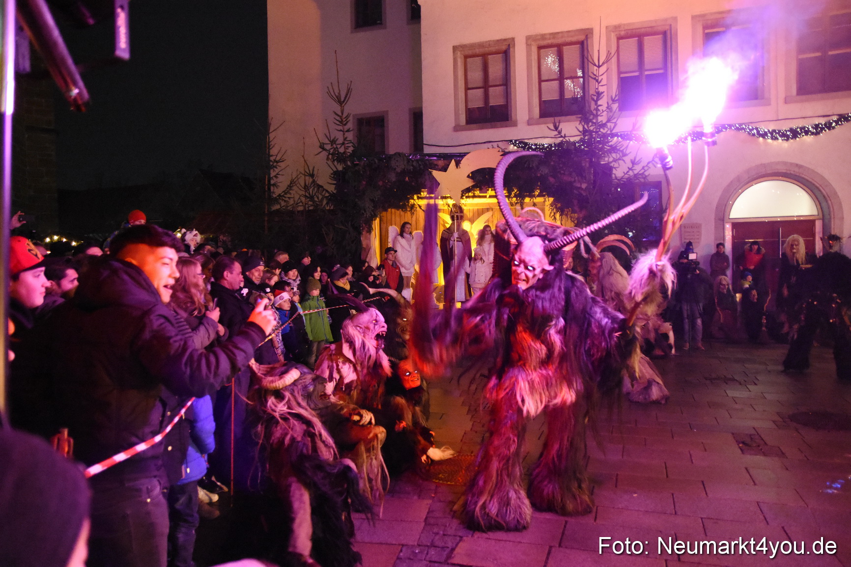 Oberpfaelzer Schlossteufeln Weihnachtsmarkt 181216 0105