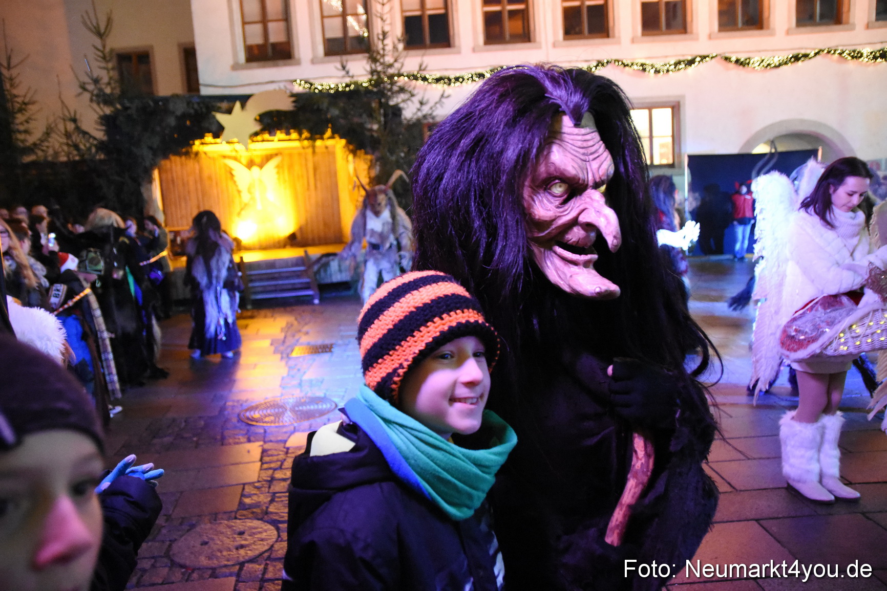 Oberpfaelzer Schlossteufeln Weihnachtsmarkt 181216 0136