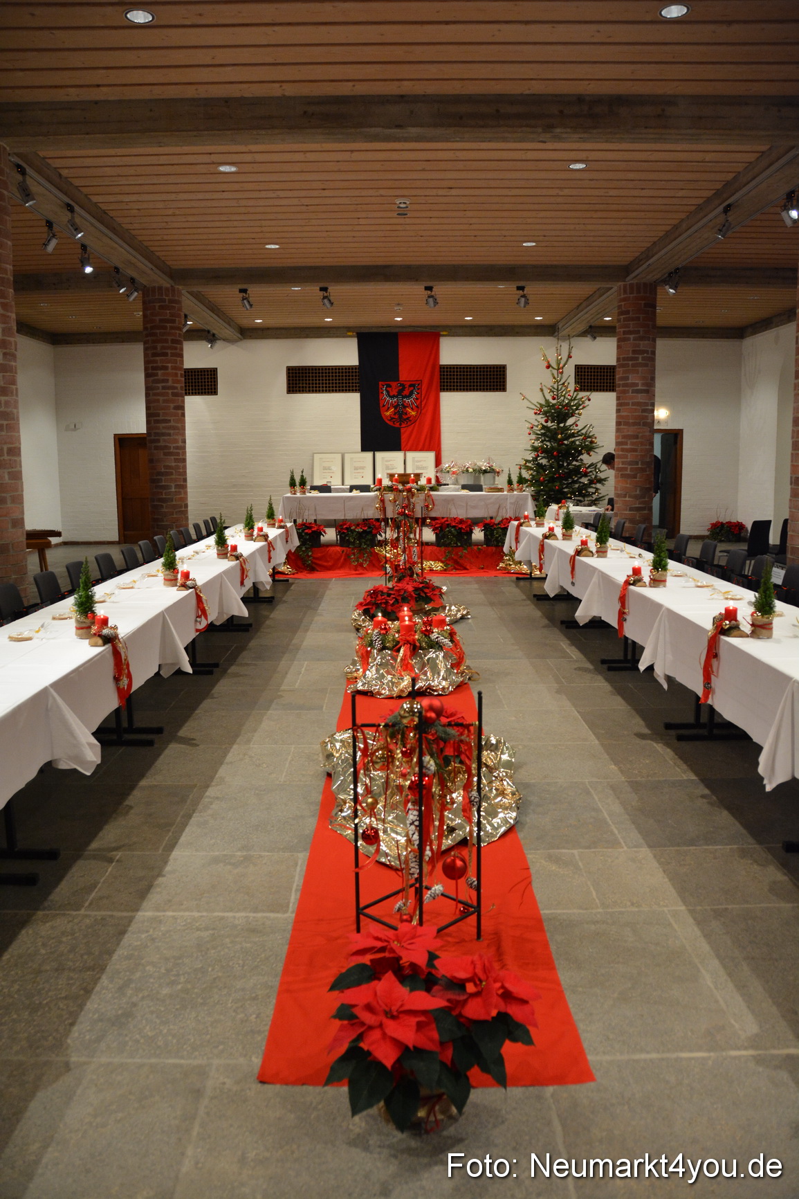 Weihnachtssitzung Stadtrat Neumarkt 151216 0020