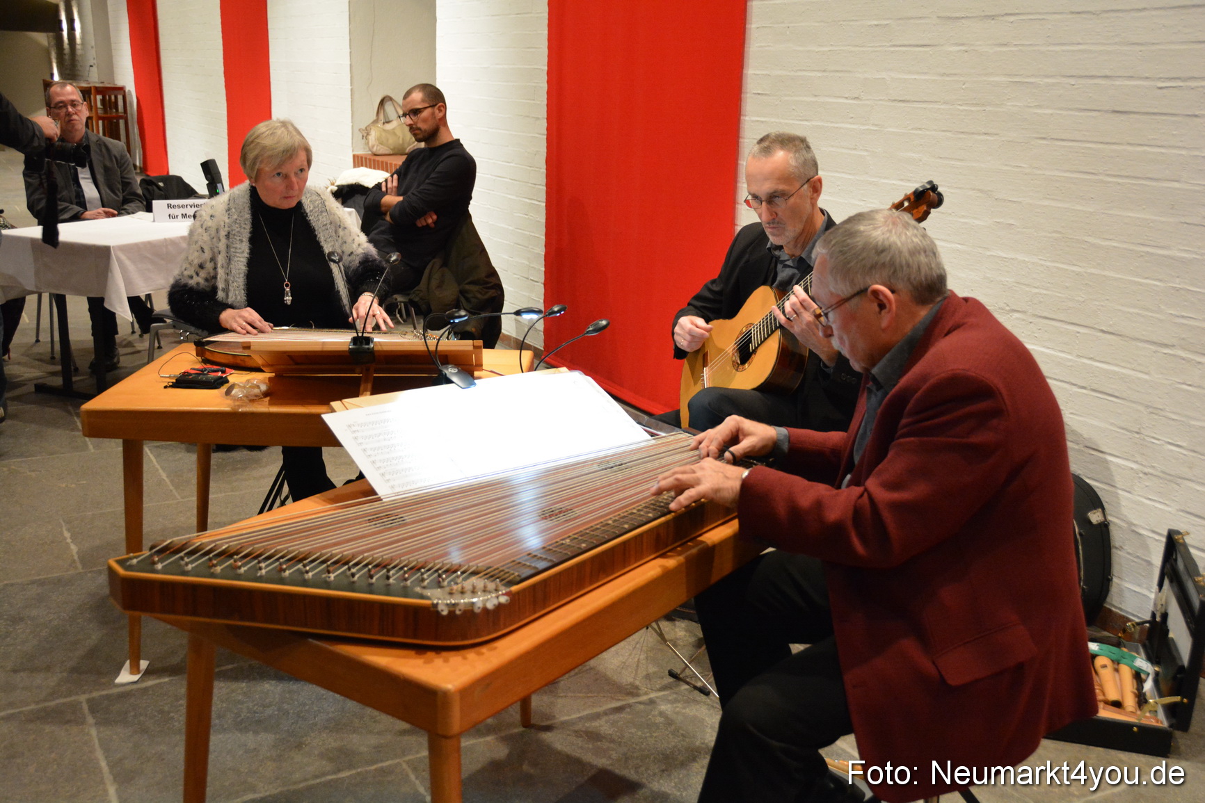 Weihnachtssitzung Stadtrat Neumarkt 151216 0027