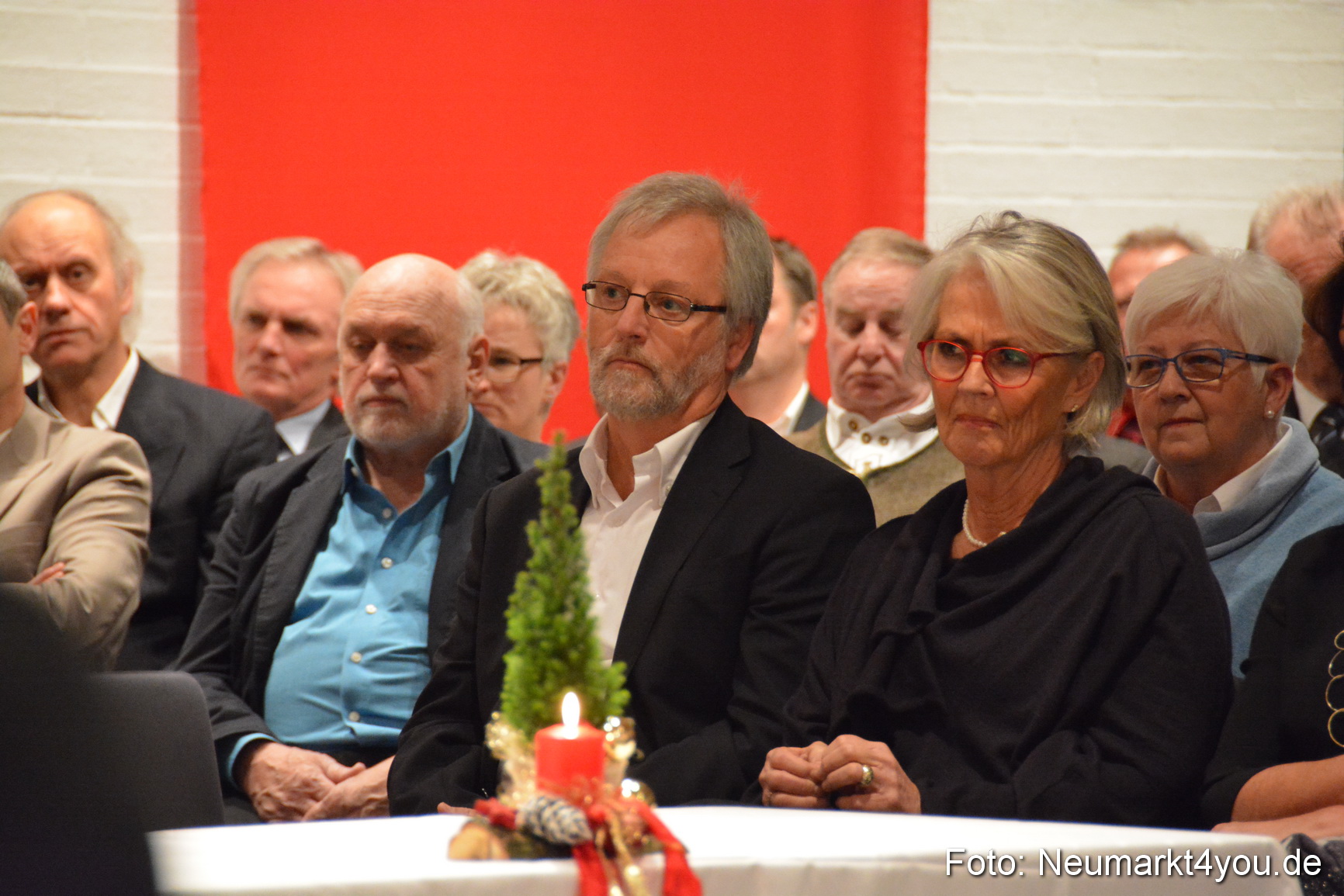 Weihnachtssitzung Stadtrat Neumarkt 151216 0030