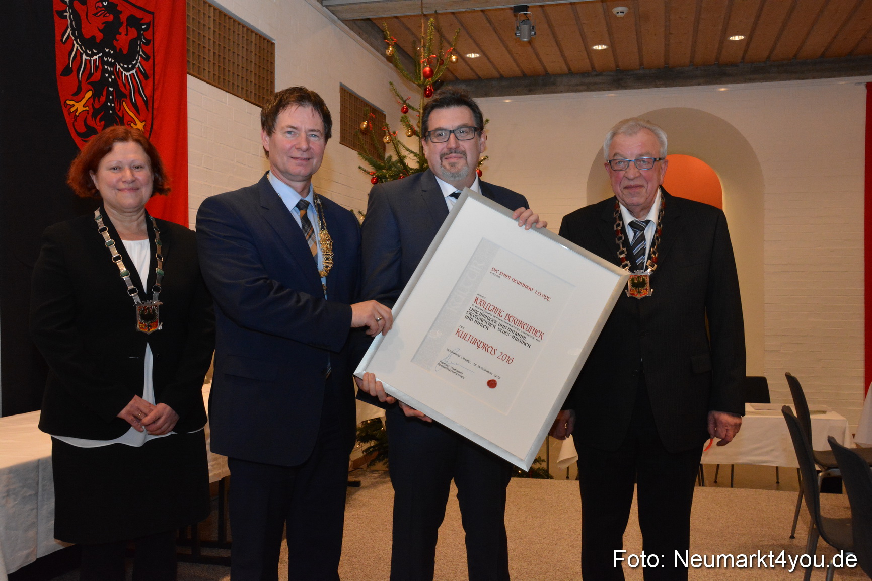 Weihnachtssitzung Stadtrat Neumarkt 151216 0037