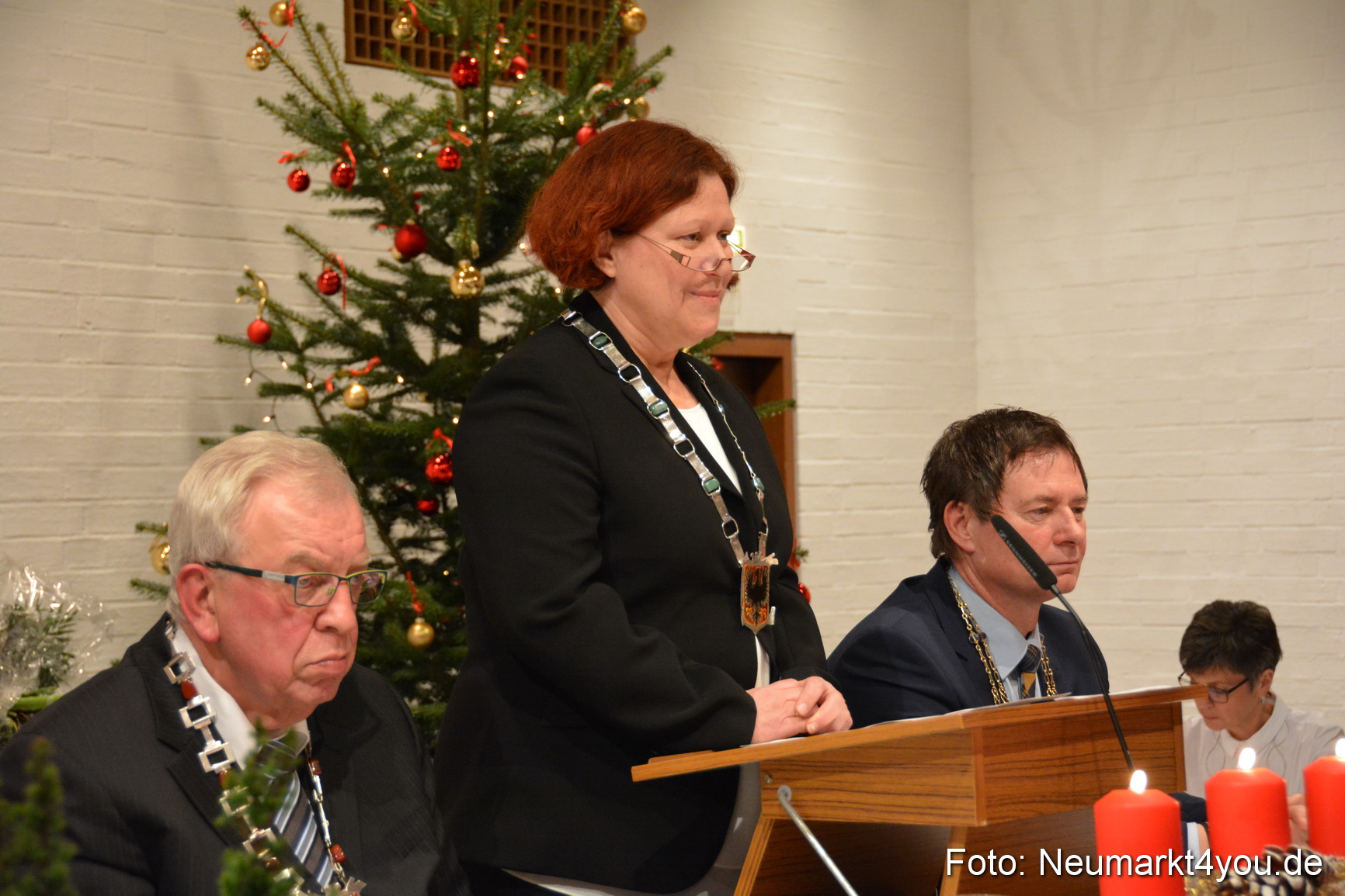 Weihnachtssitzung Stadtrat Neumarkt 151216 0040