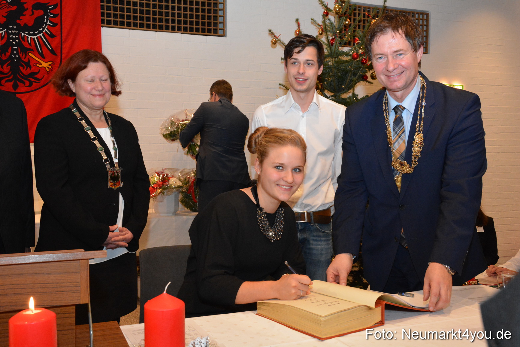 Weihnachtssitzung Stadtrat Neumarkt 151216 0043