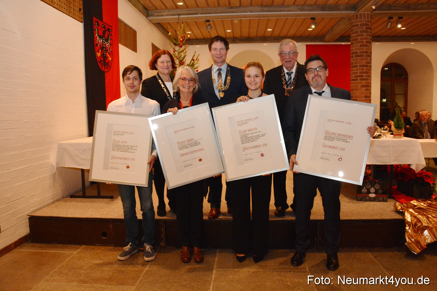 Weihnachtssitzung Stadtrat Neumarkt 151216 0045