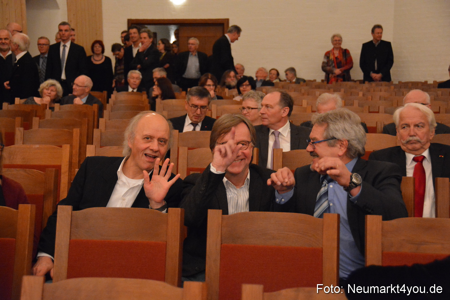 Weihnachtssitzung Stadtrat Neumarkt 151216 0051