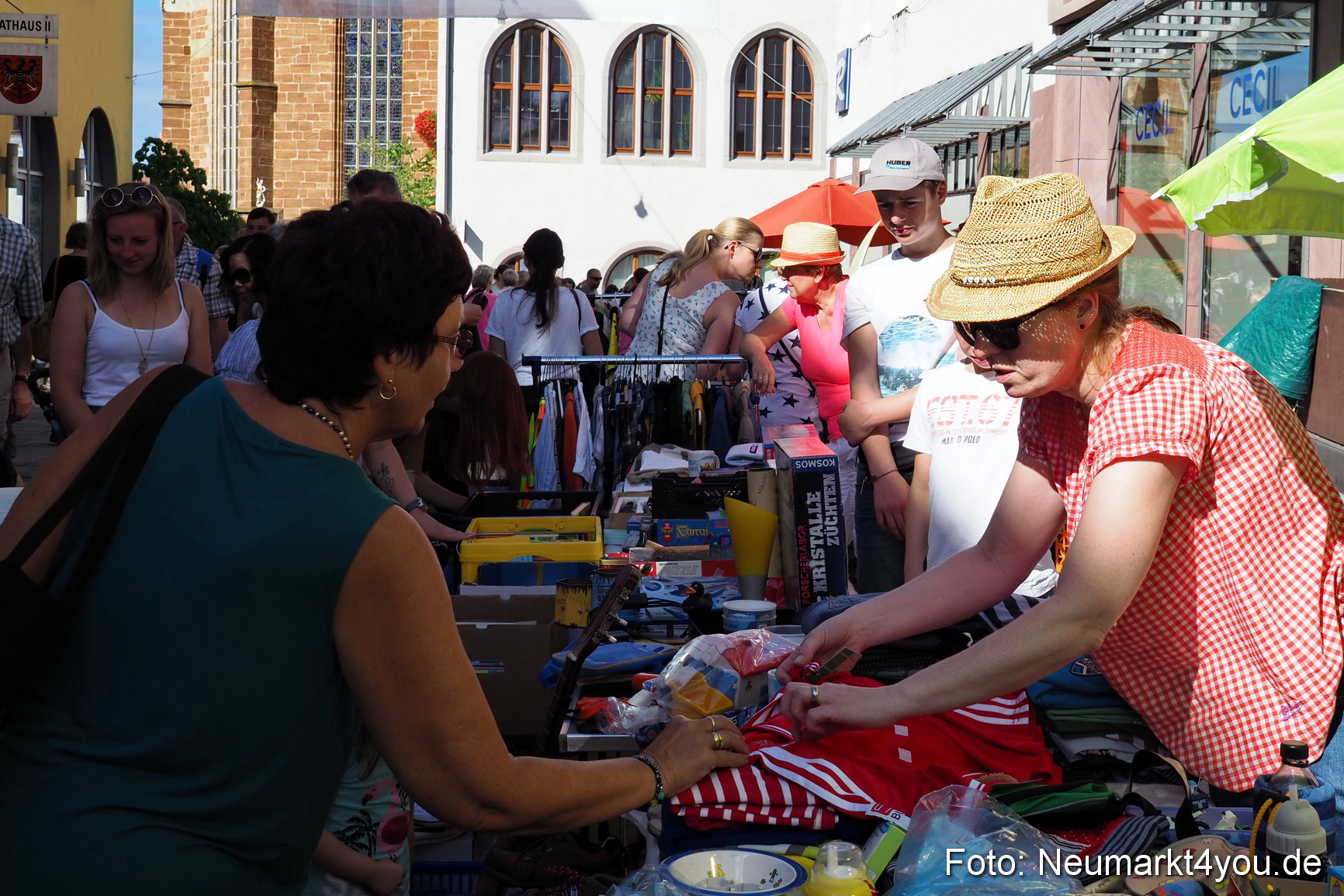 Altstadt Flohmarkt Neumarkt 2017 0021