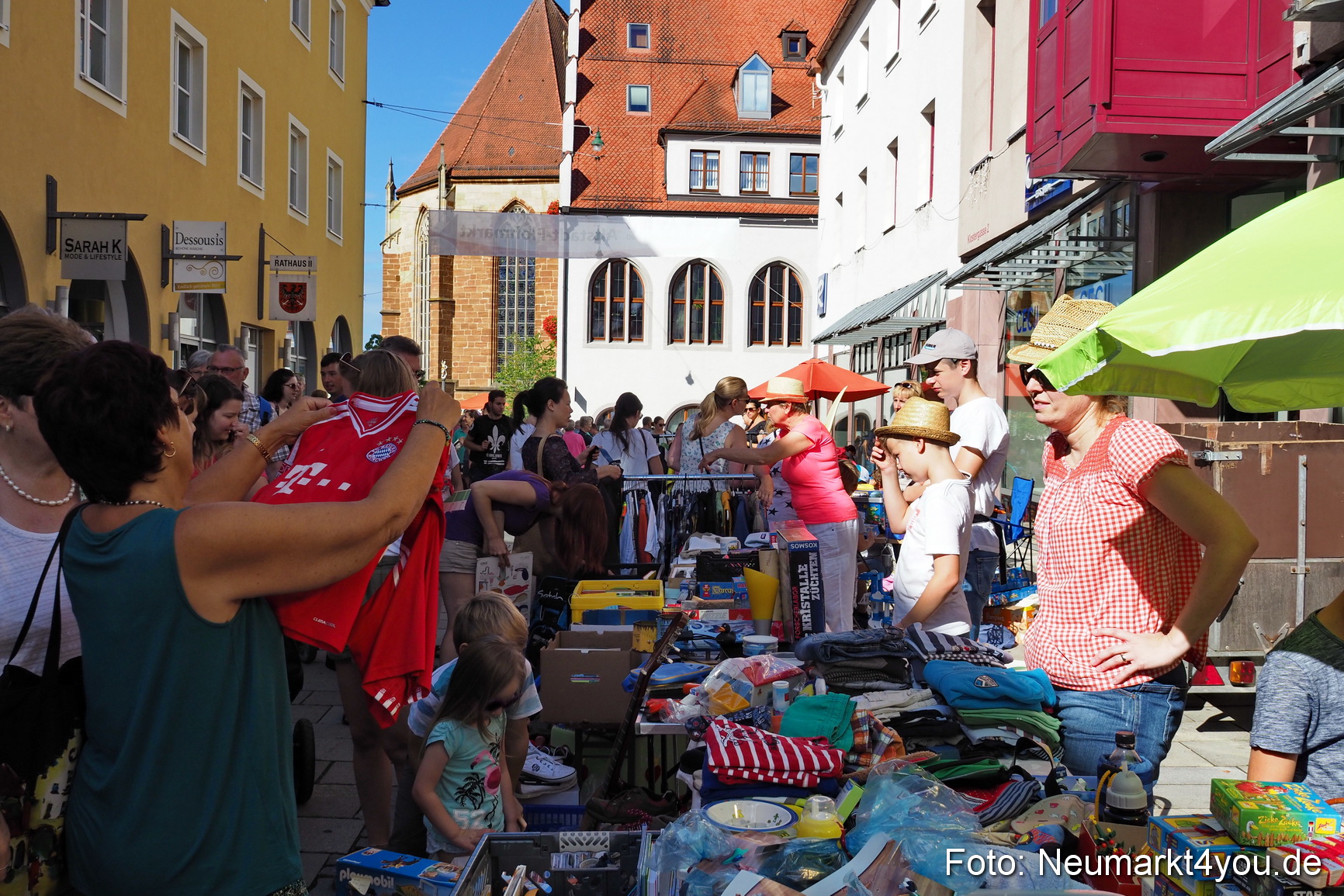 Altstadt Flohmarkt Neumarkt 2017 0022