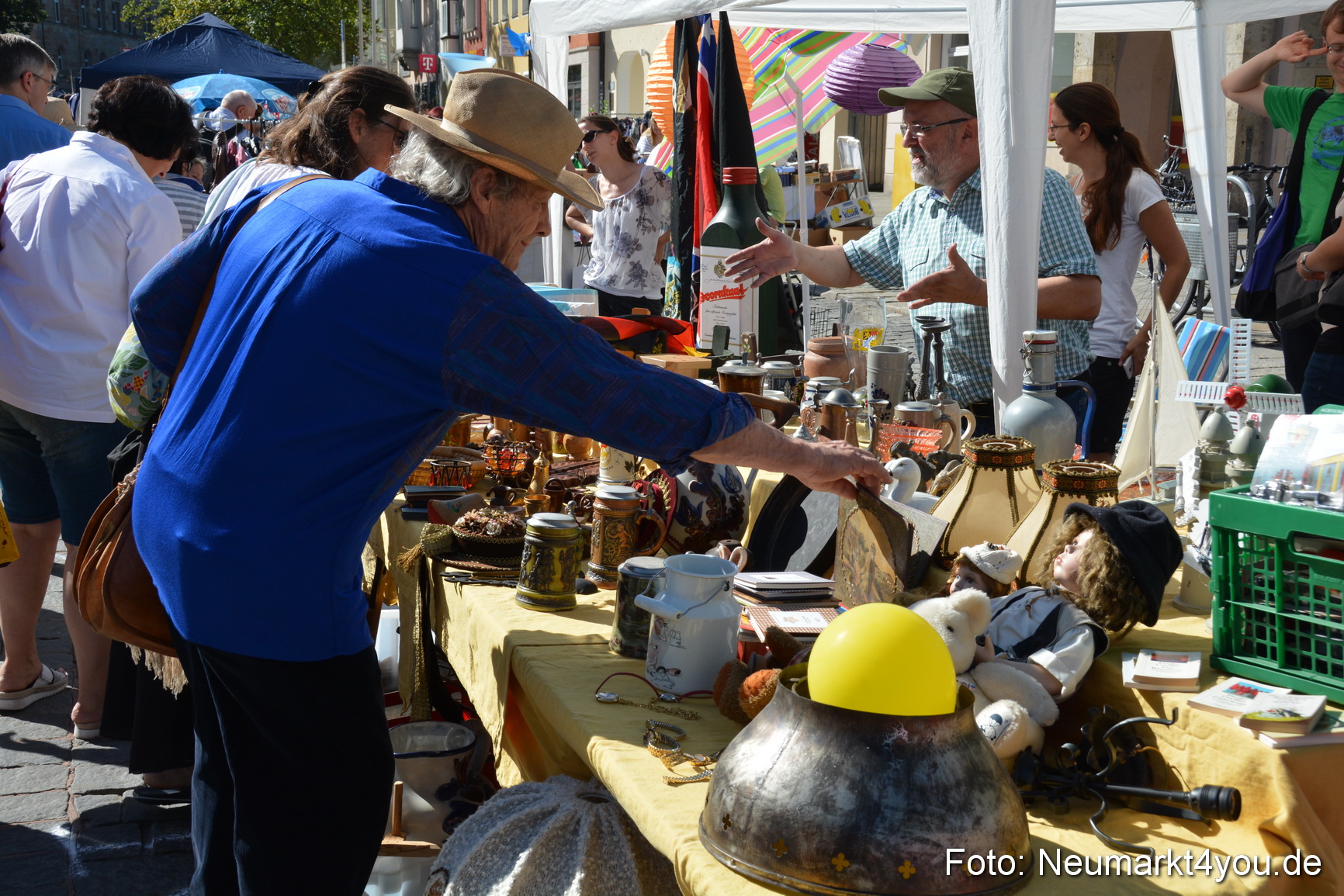 Altstadt Flohmarkt Neumarkt 2017 0036