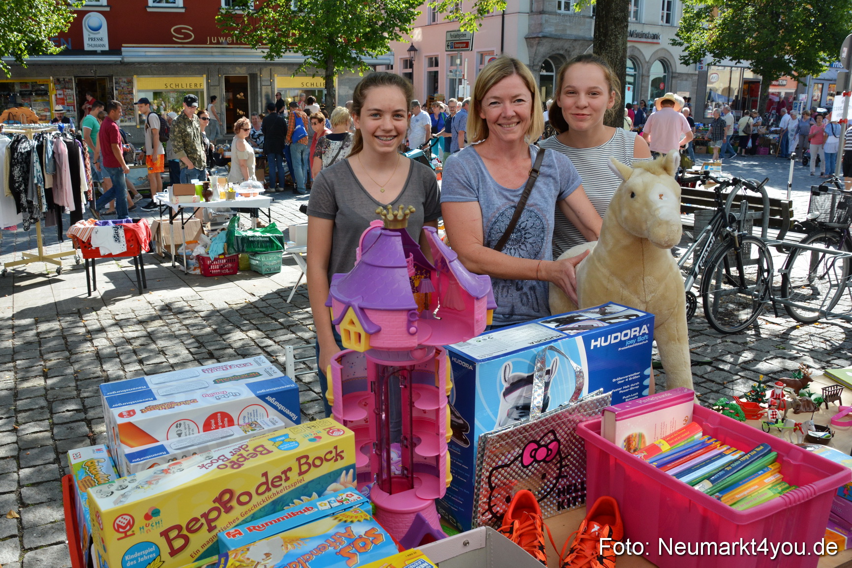 Altstadt Flohmarkt Neumarkt 2017 0044