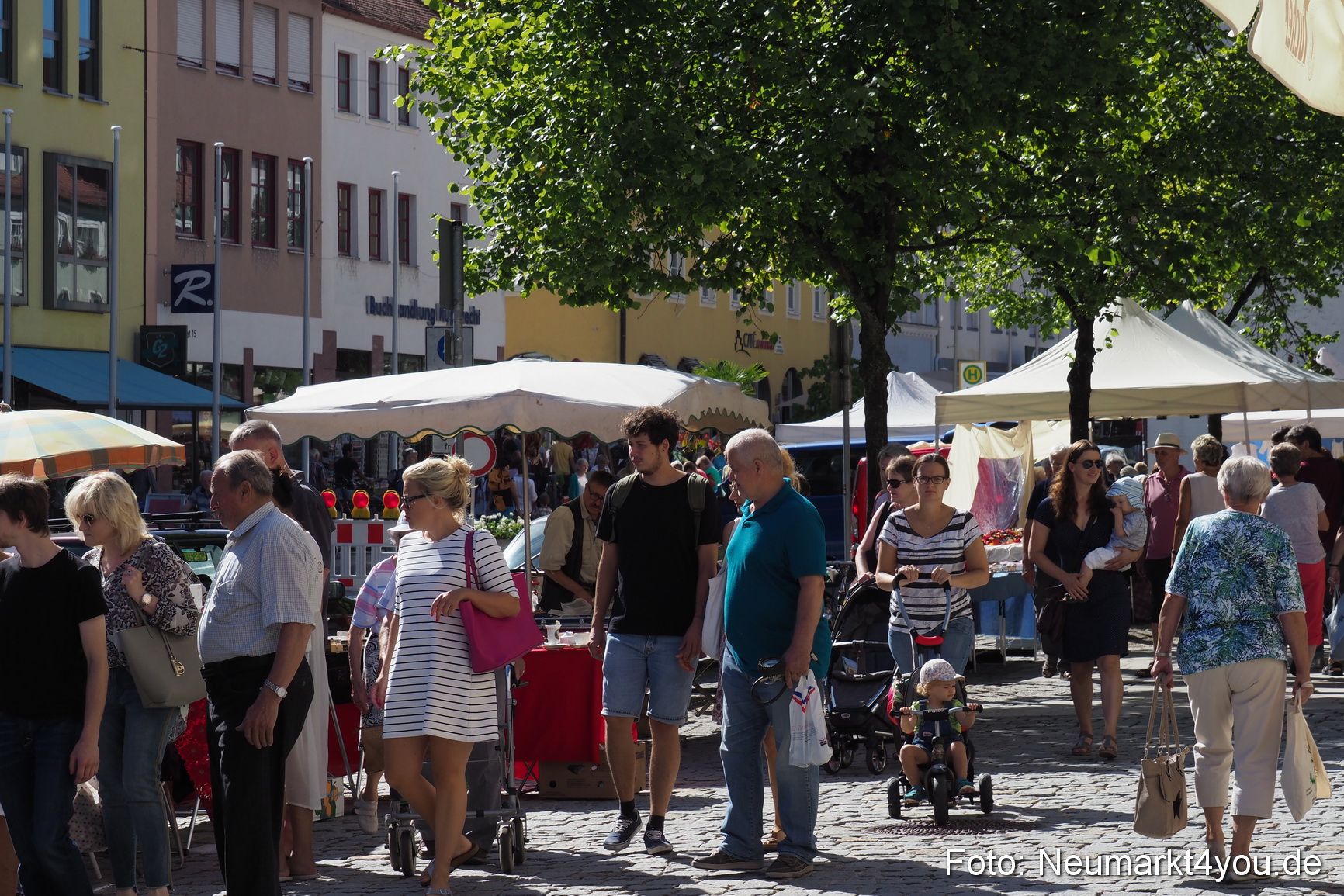 Altstadt Flohmarkt Neumarkt 2017 0051