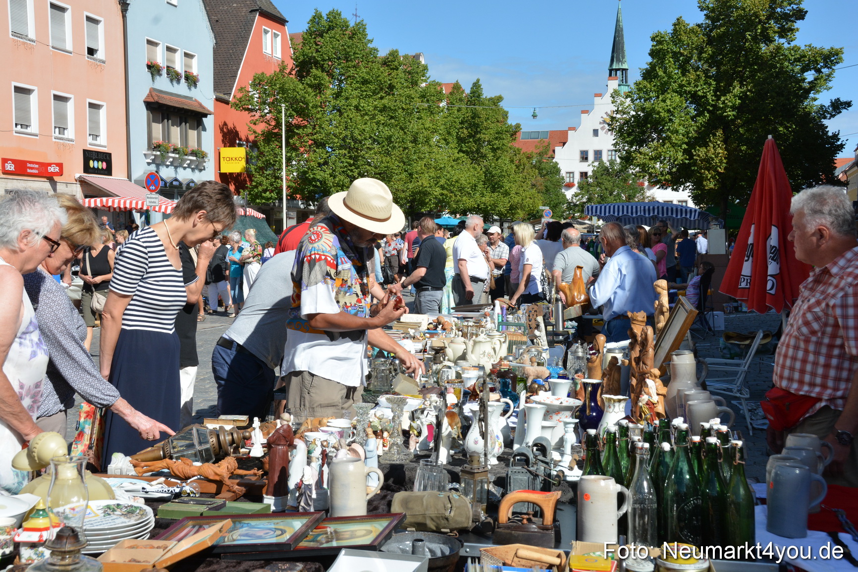 Altstadt Flohmarkt Neumarkt 2017 0053