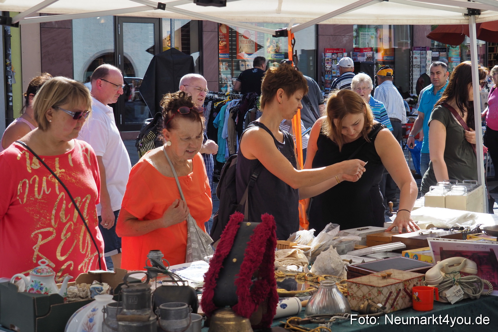 Altstadt Flohmarkt Neumarkt 2017 0061