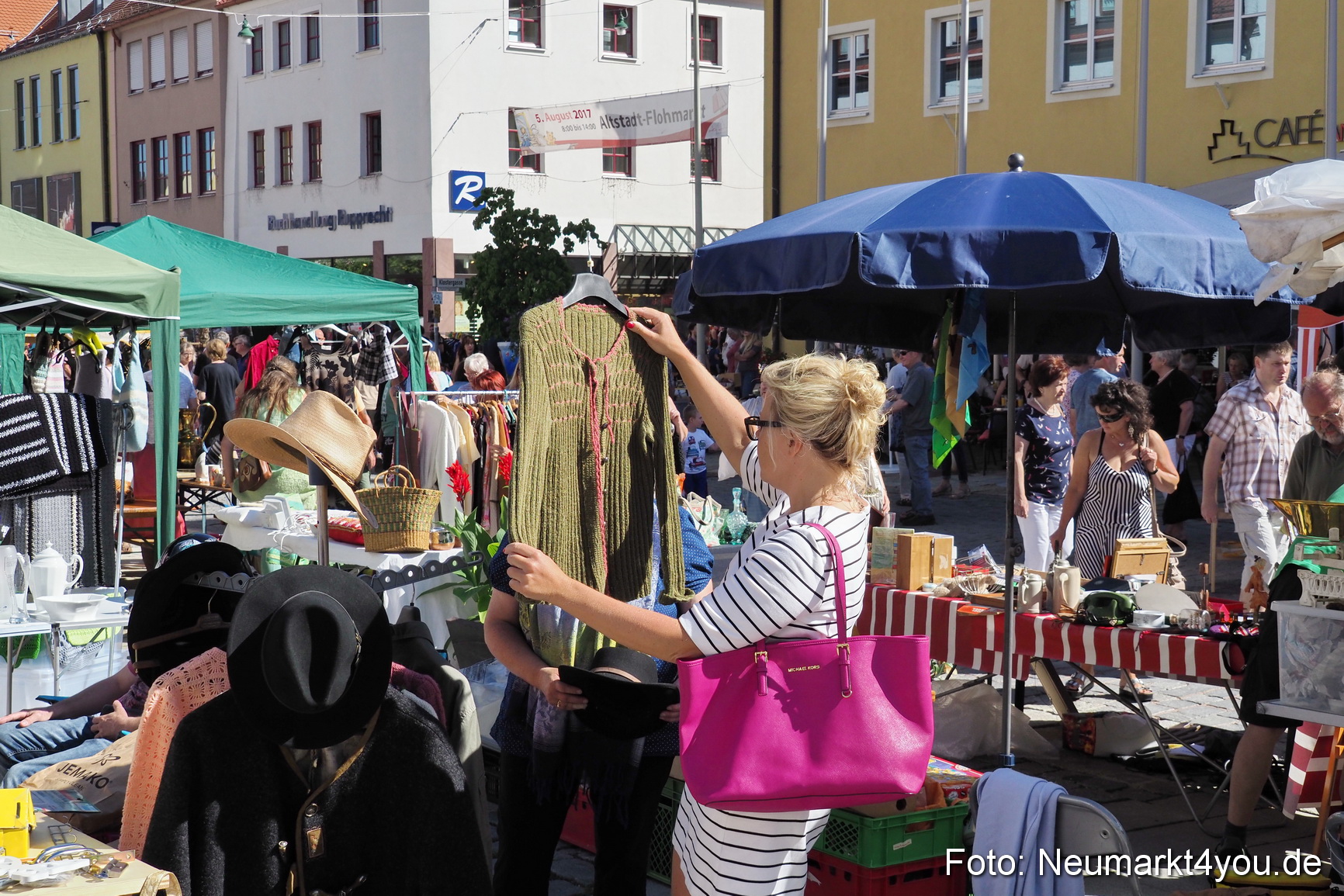Altstadt Flohmarkt Neumarkt 2017 0070