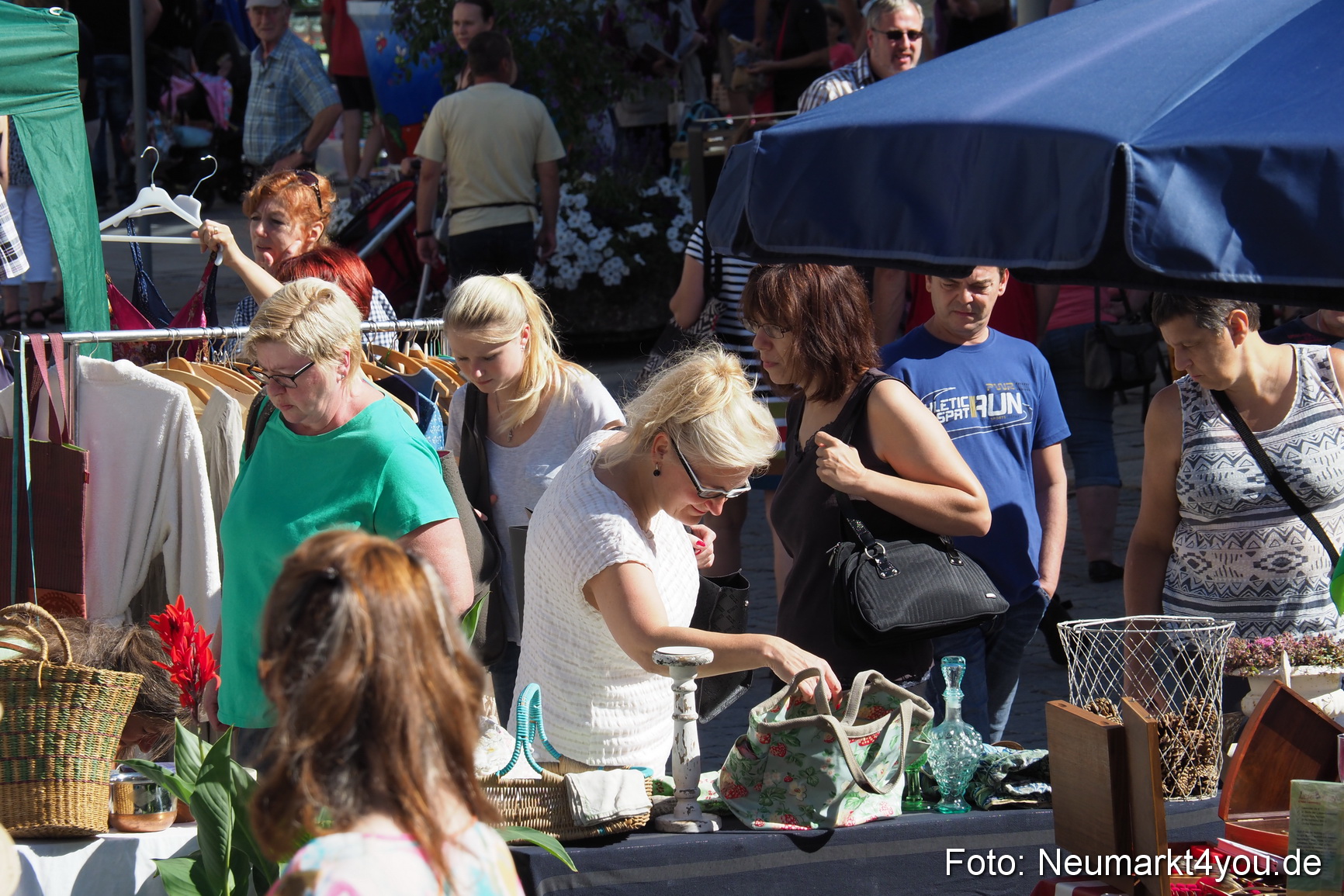 Altstadt Flohmarkt Neumarkt 2017 0075