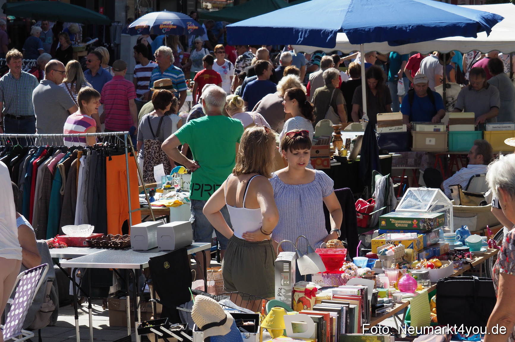 Altstadt Flohmarkt Neumarkt 2017 0078