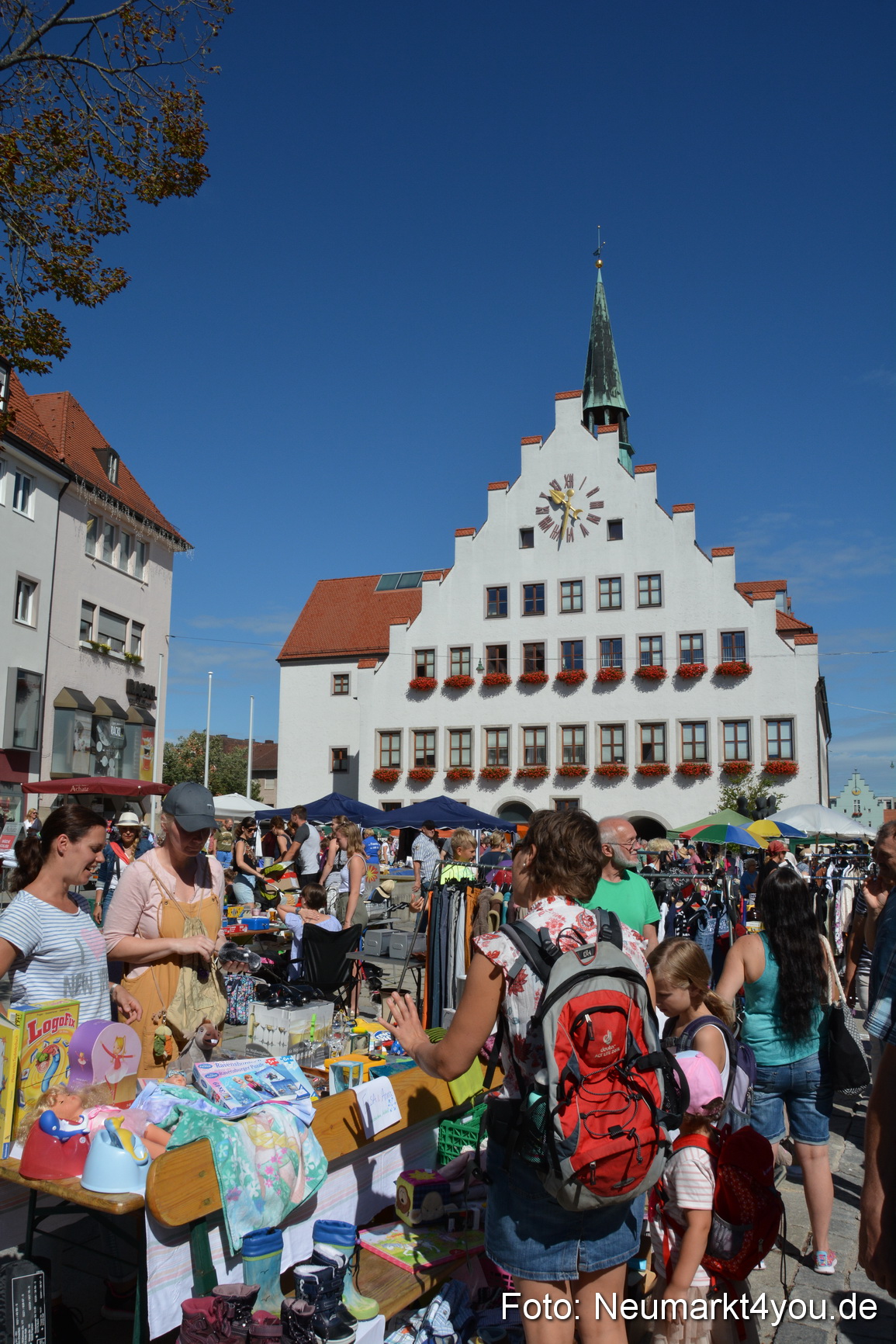 Altstadt Flohmarkt Neumarkt 2017 0103