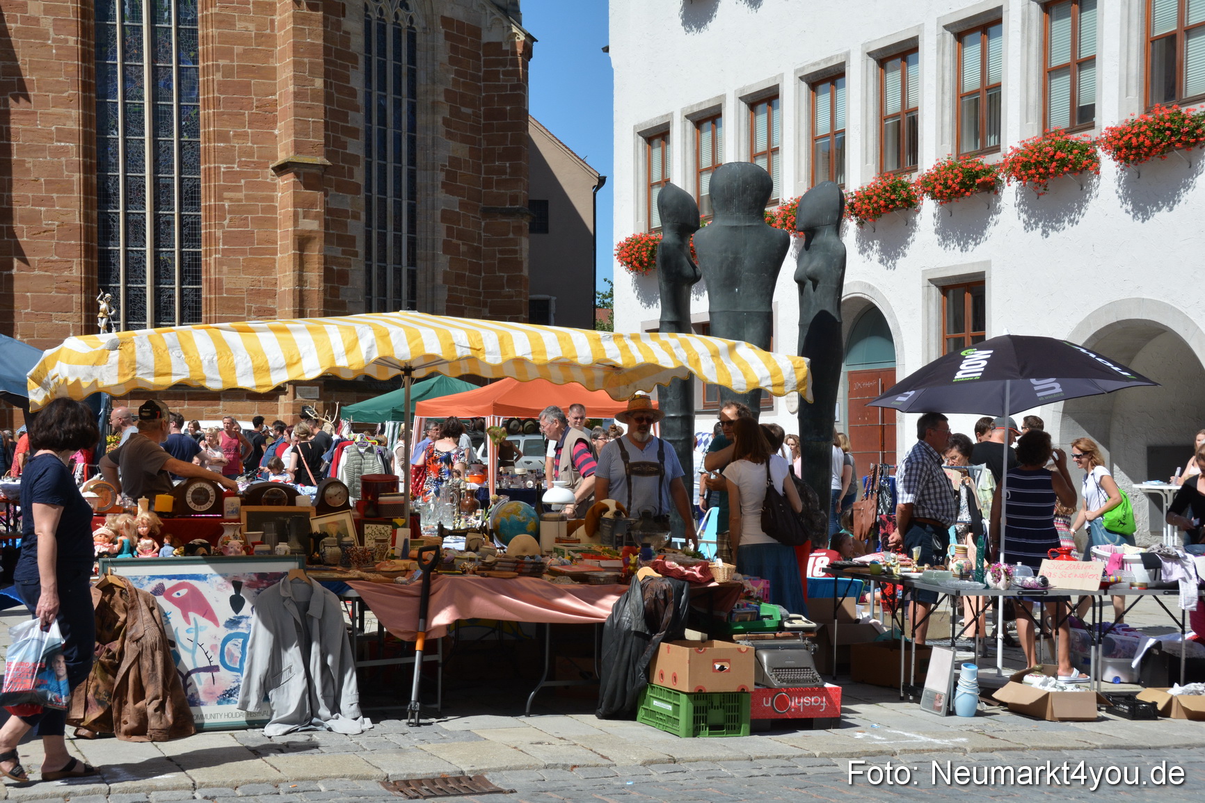 Altstadt Flohmarkt Neumarkt 2017 0110