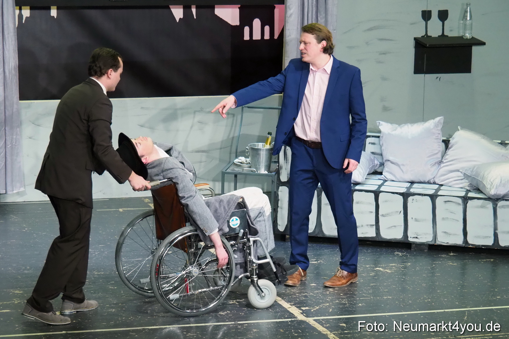 Schloss Spiele Neumarkt Ausser Kontrolle 130117 0089