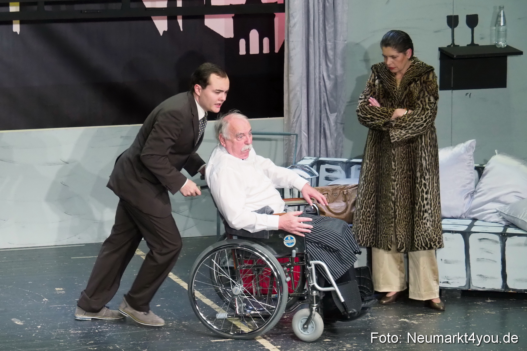 Schloss Spiele Neumarkt Ausser Kontrolle 130117 0100