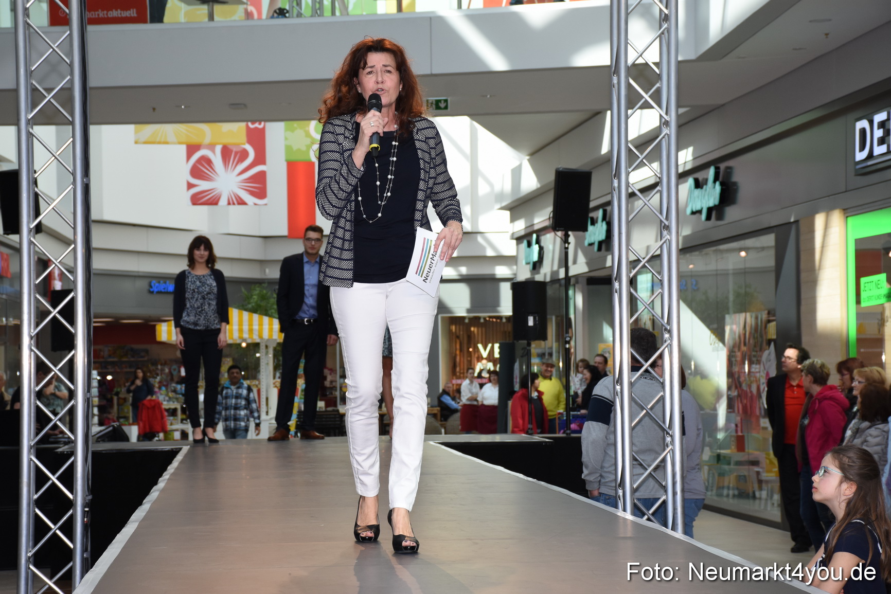 Modenschau NeuerMarkt Fruehjahr 2017 0004