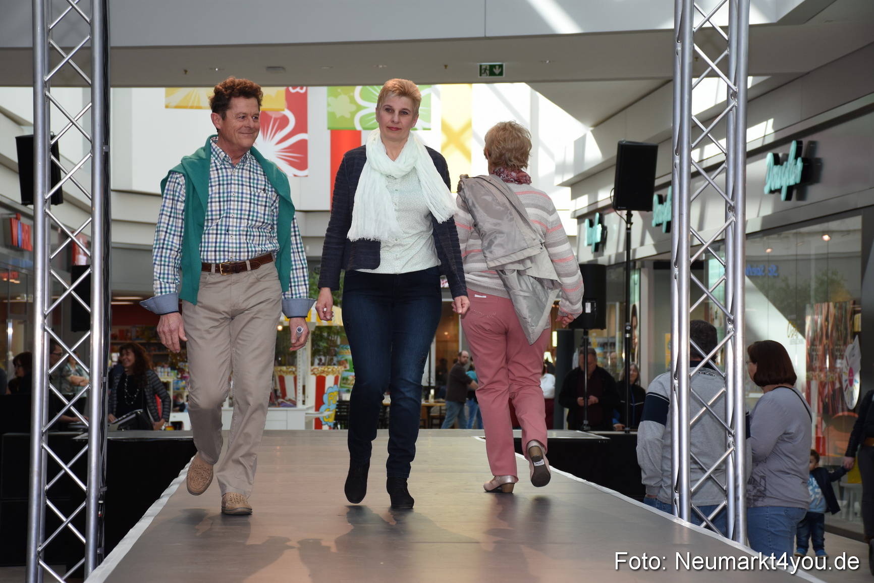 Modenschau NeuerMarkt Fruehjahr 2017 0006