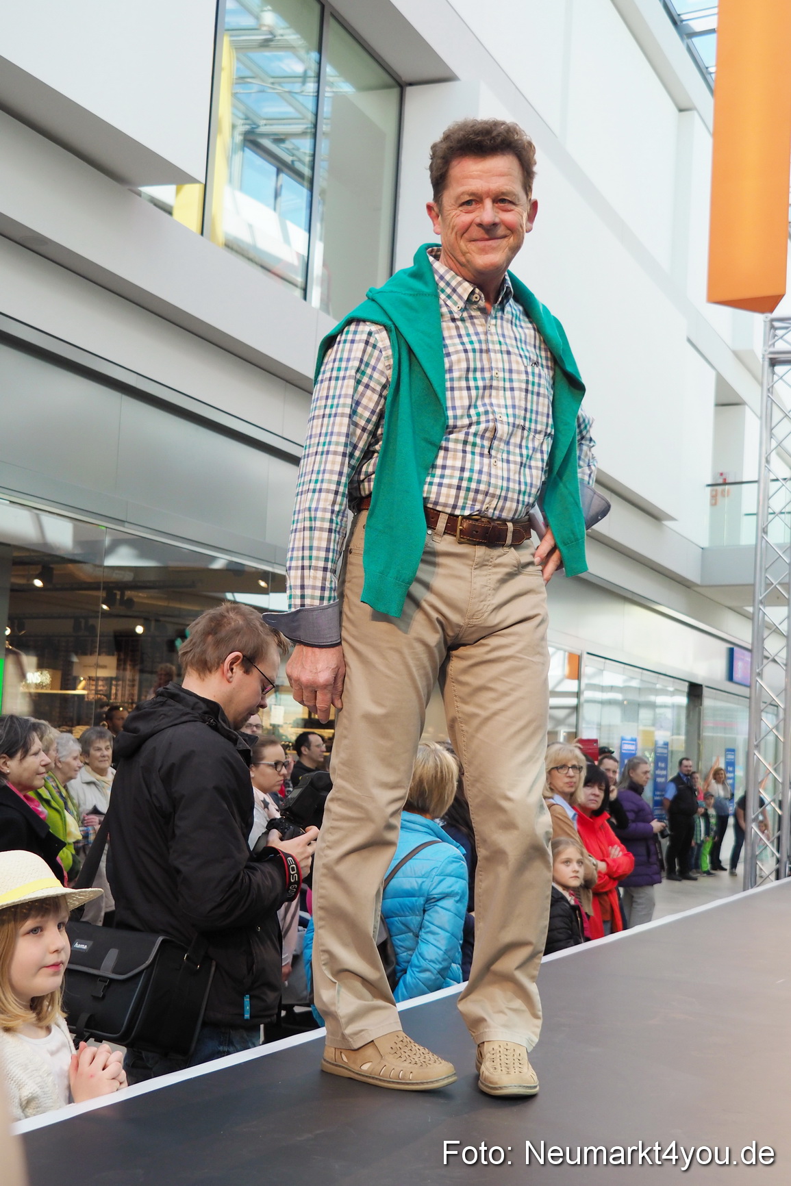 Modenschau NeuerMarkt Fruehjahr 2017 0009