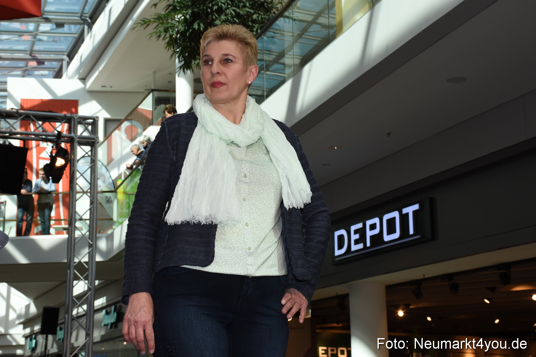 Modenschau NeuerMarkt Fruehjahr 2017 0010