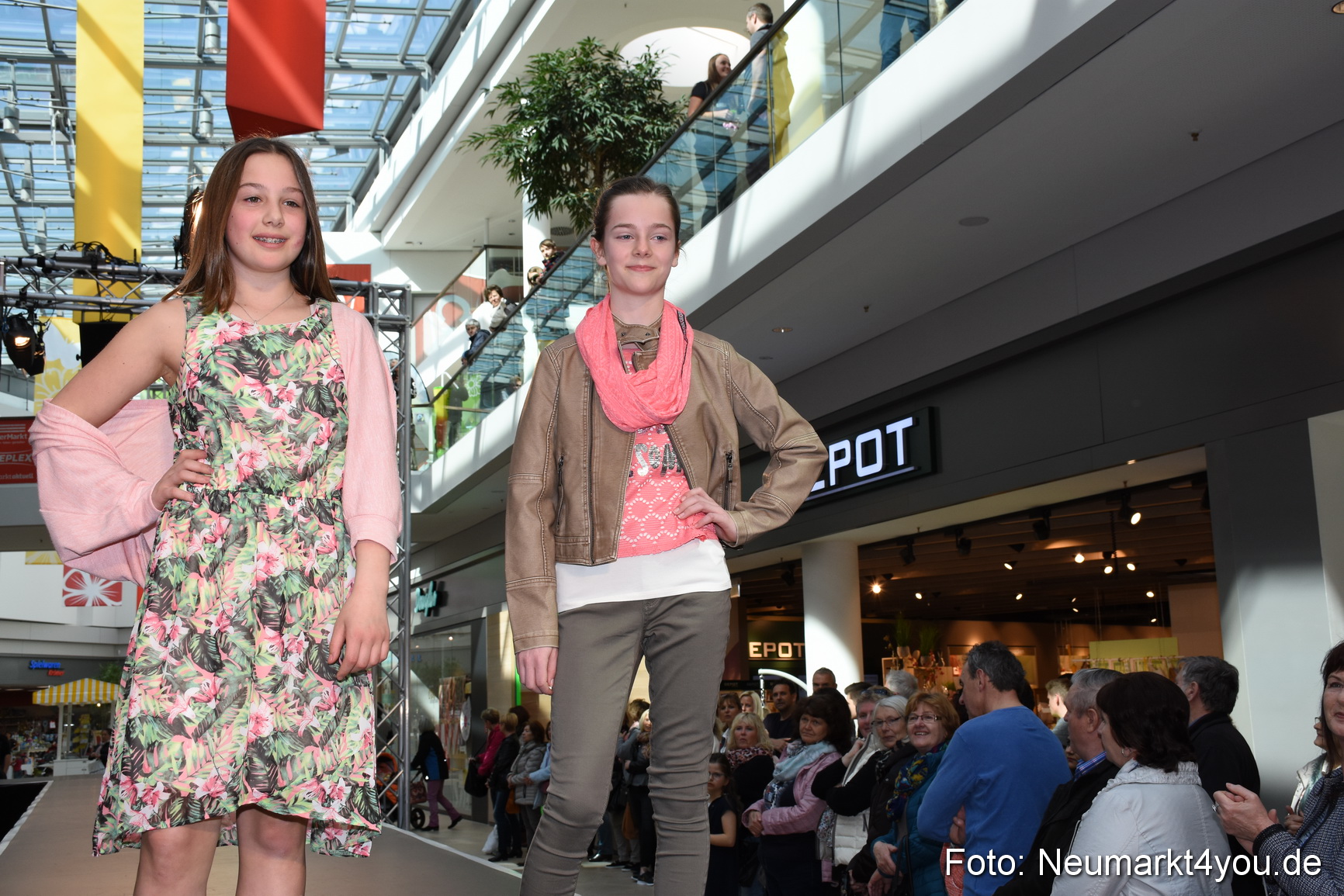 Modenschau NeuerMarkt Fruehjahr 2017 0015