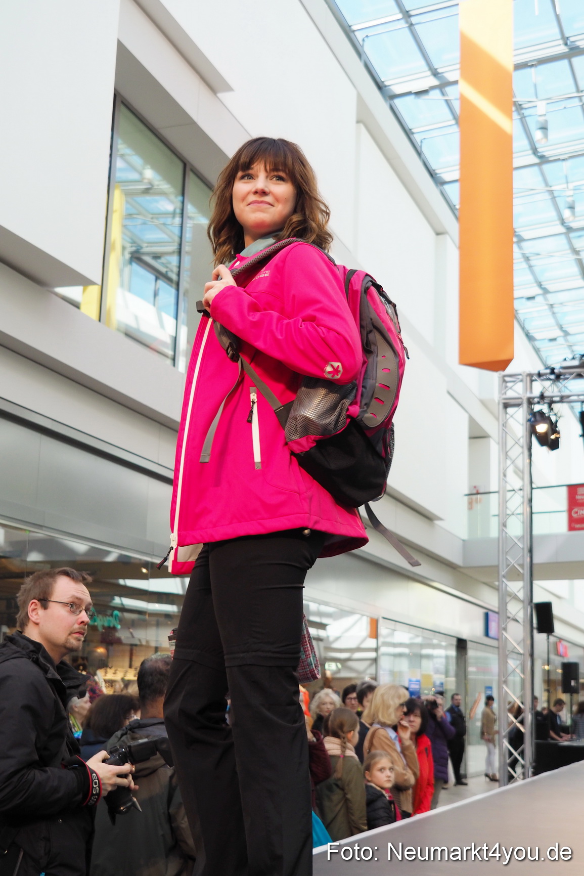 Modenschau NeuerMarkt Fruehjahr 2017 0018