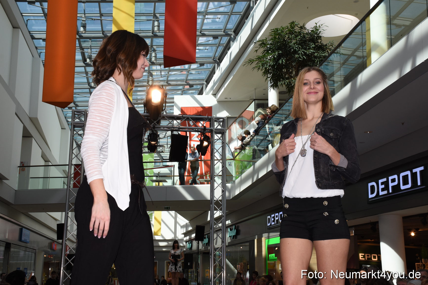 Modenschau NeuerMarkt Fruehjahr 2017 0042