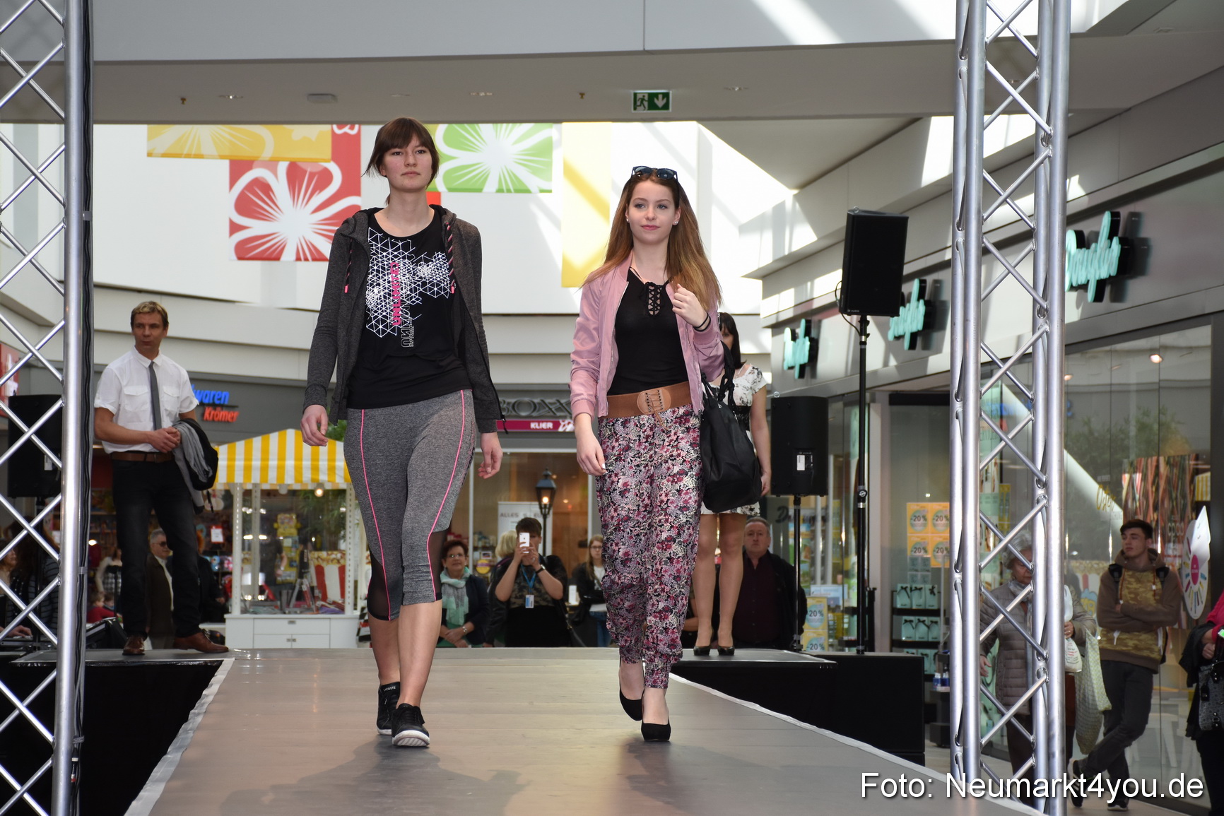 Modenschau NeuerMarkt Fruehjahr 2017 0044