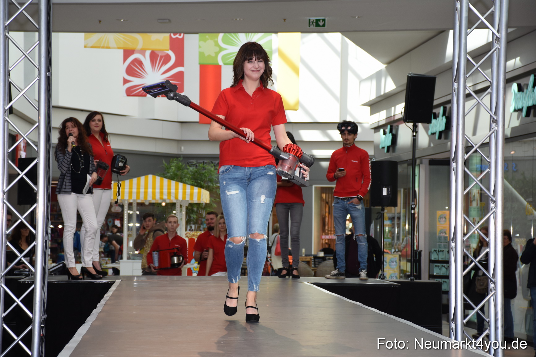 Modenschau NeuerMarkt Fruehjahr 2017 0052