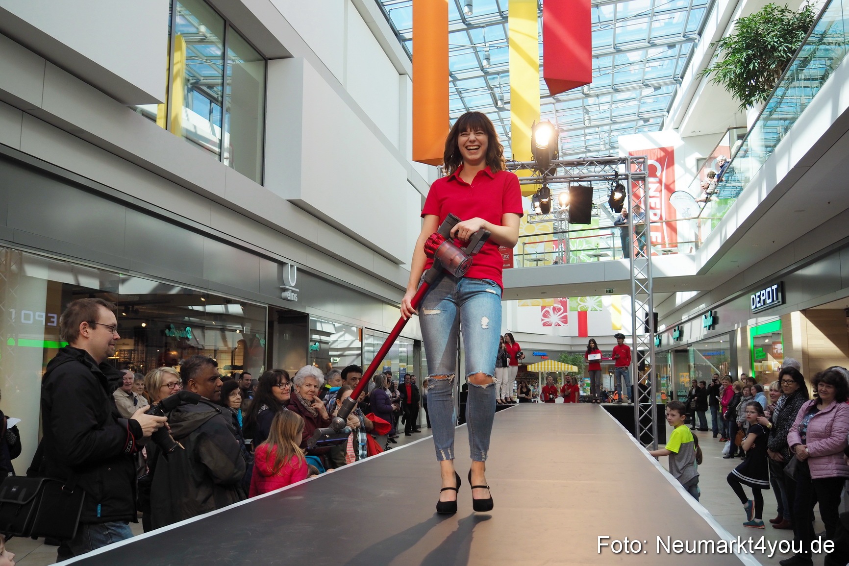 Modenschau NeuerMarkt Fruehjahr 2017 0053